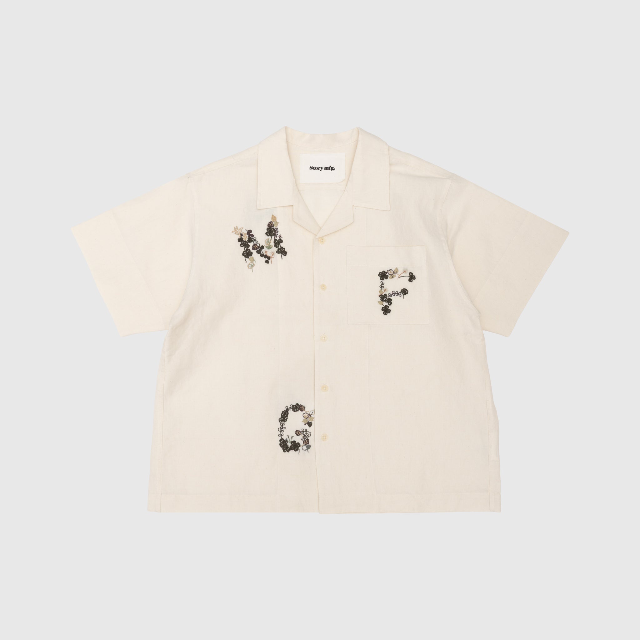 Stylish Short Sleeve Clover Embroidered Shirt for Men & Women - Perfect for Casual Wear, Summer Outfits, and Everyday Fashion