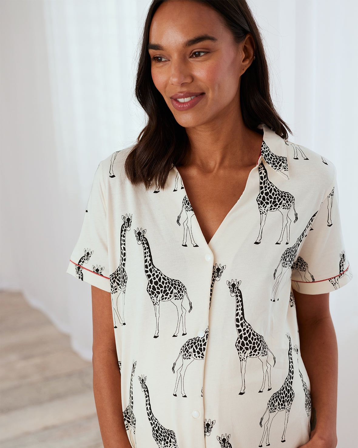 Organic Cotton Maternity Pajama Set with Giraffe Print - Soft Cream Nursing Sleepwear for Pregnant Women | Comfortable Loungewear for Pregnancy & Breastfeeding