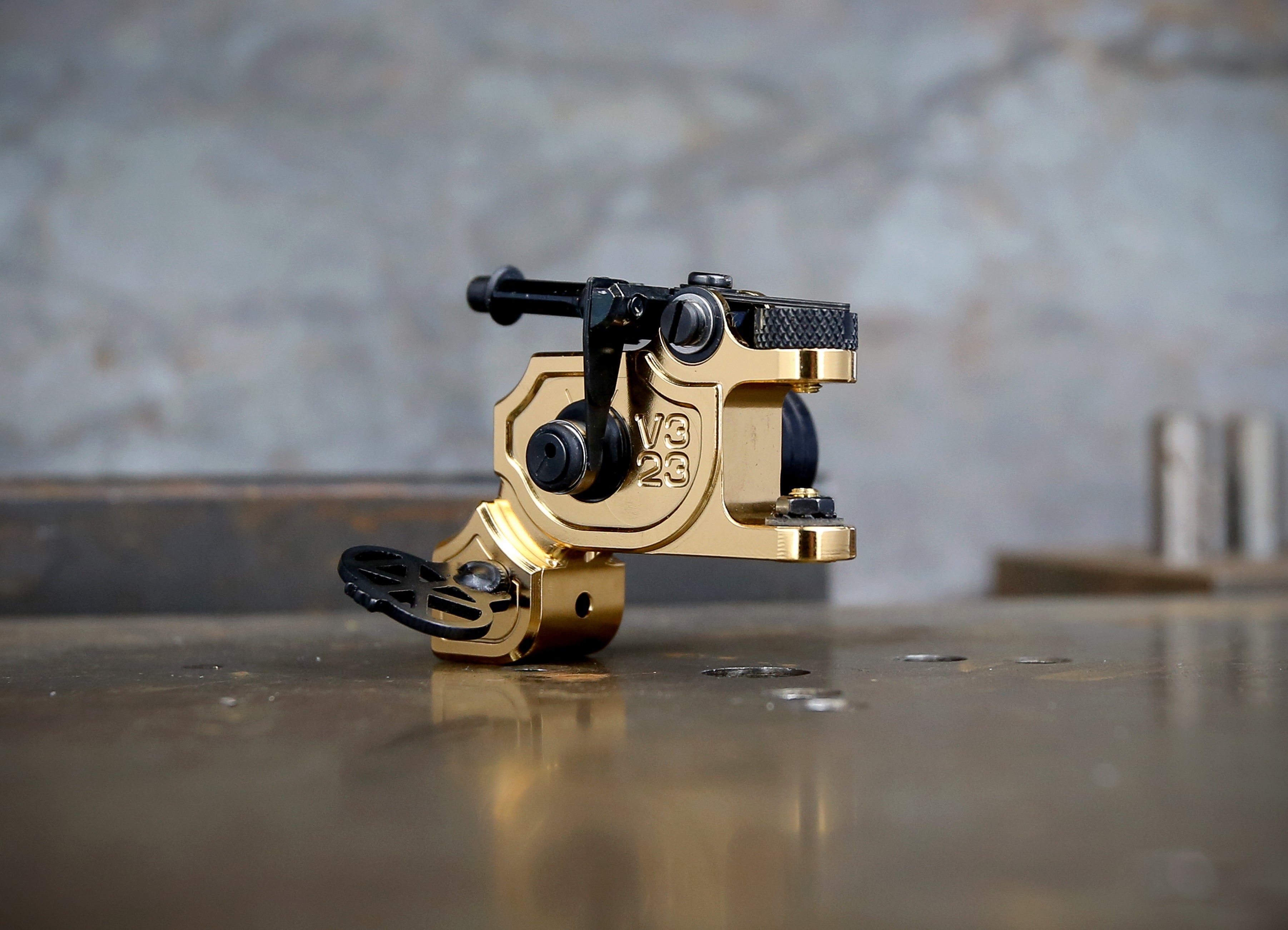 Dan Kubin V3/23 Sidewinder Featherweight Gold & Black CC - Lightweight EDC Knife for Outdoor Adventures, Camping & Everyday Carry
