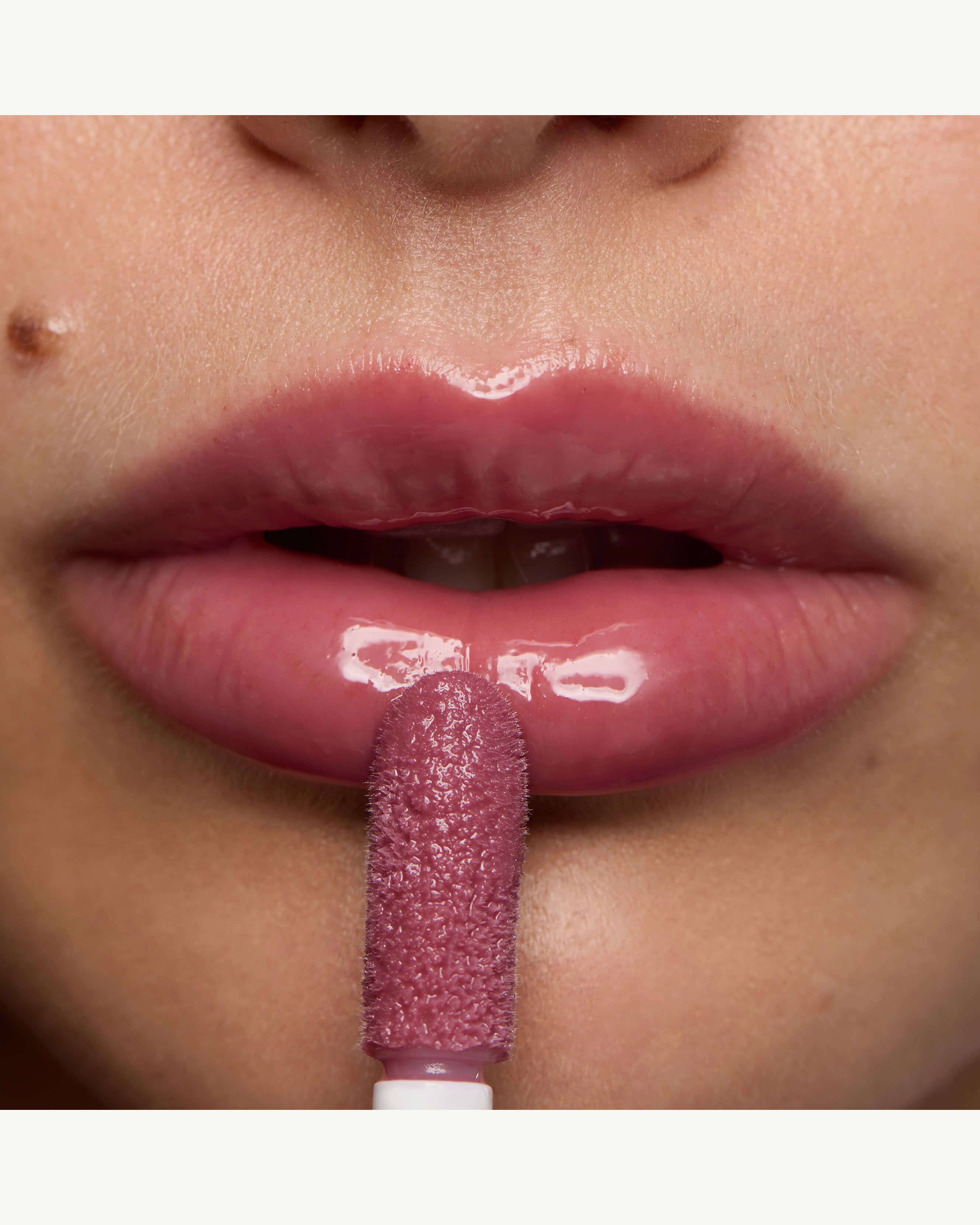 Hydra Barrier Gel Gloss - Long-Lasting Hydrating Lip Gloss with Vitamin E | Perfect for Daily Moisture & Night Care