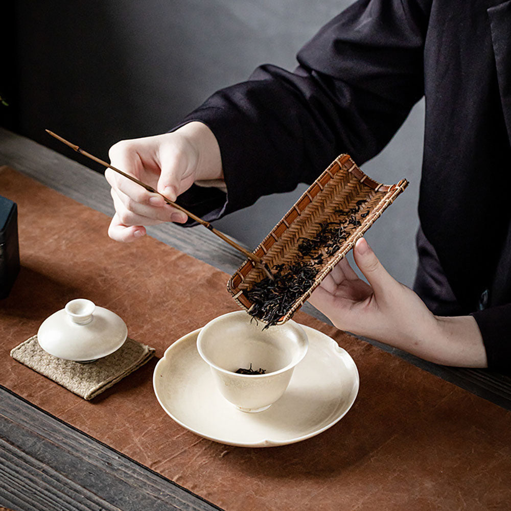 Eco-Friendly Bamboo Weaving Dustpan Tea Holder with Spoon - Perfect for Tea Storage, Kitchen Organization & Home Decor