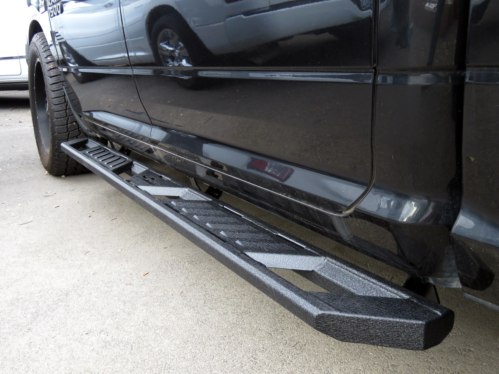 APS A Series Running Boards for Ram 1500 2019-2025 Quad Cab - Heavy Duty Aluminum Side Steps - Perfect for Off-Roading, Truck Access & Easy Entry/Exit