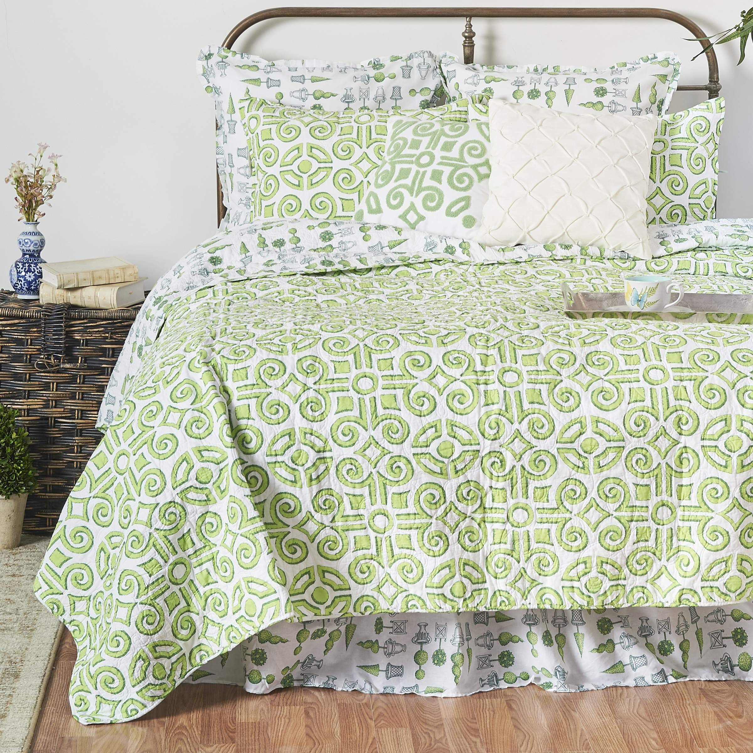 C&F Home Boxwood Abbey Quilt - Green & White Twin Size Bedspread - Soft & Breathable Quilted Coverlet for Bedroom Decor, Guest Room, Dormitory