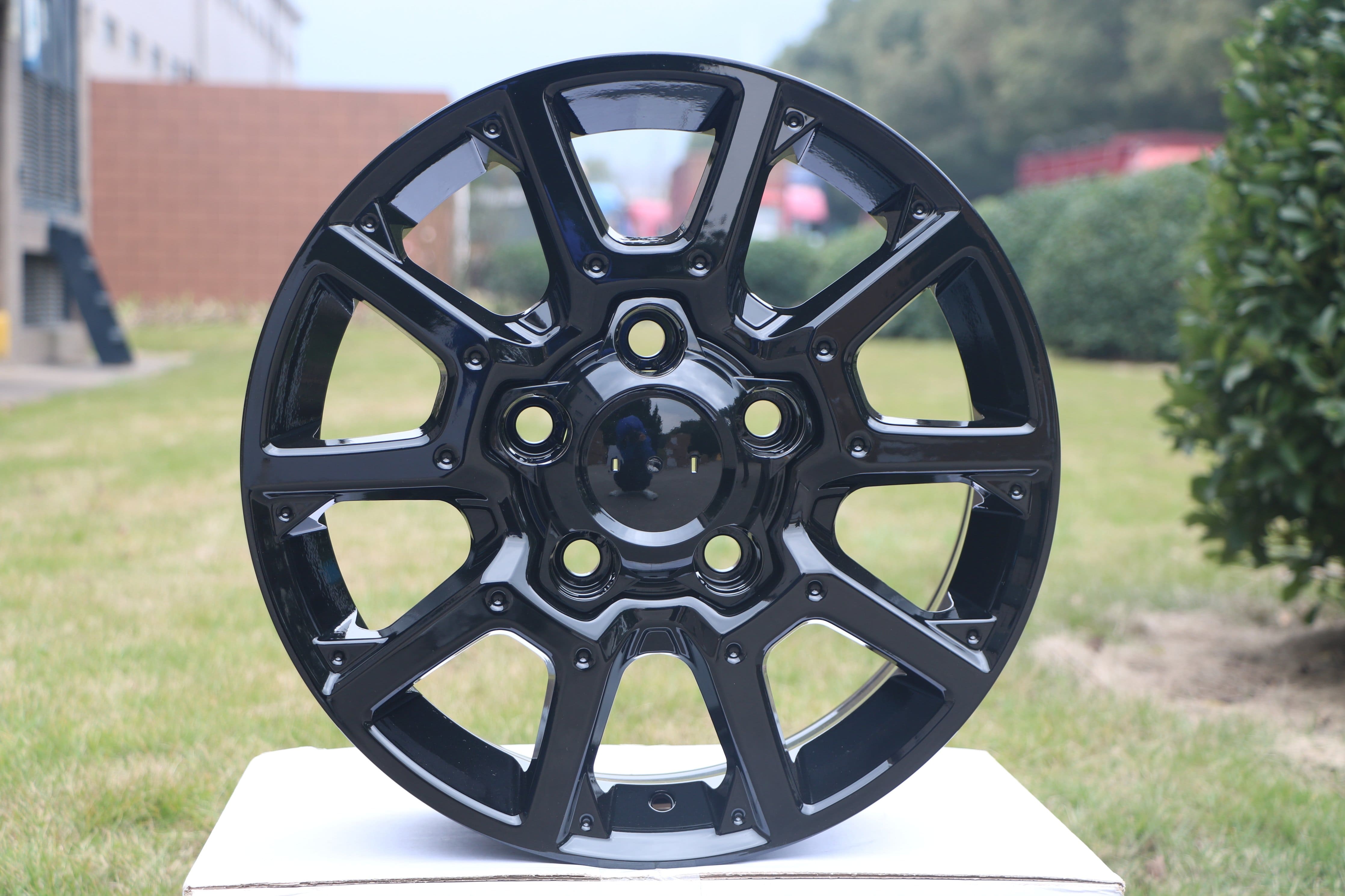 18-Inch Black Pro Style Alloy Wheels for Toyota Land Cruiser, Tundra & Sequoia - Off-Road & Street Performance Upgrade
