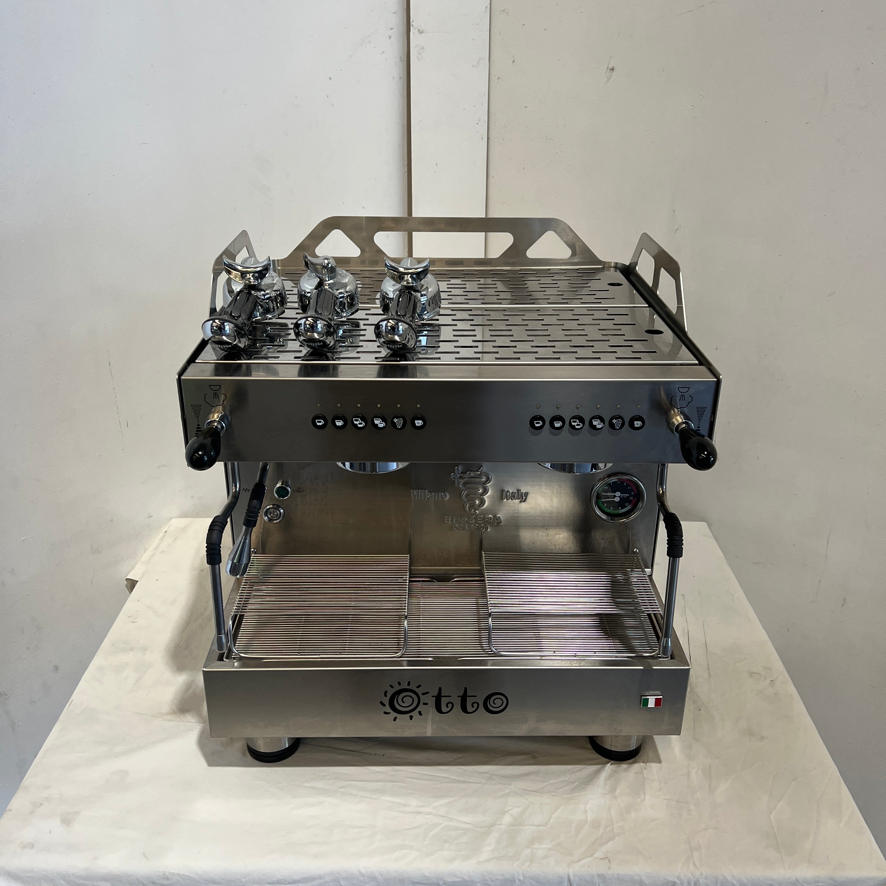 Bezzera OTTO Compact 2 Group Commercial Coffee Machine for Cafes & Restaurants - Professional Espresso Maker with Fast Heating