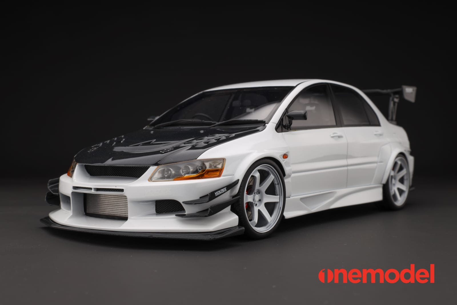 1:18 Scale Mitsubishi Lancer Evolution IX Voltex Edition Diecast Model Car with Carbon Fiber Hood - White - Collectible Racing Car for Display & Gift Giving