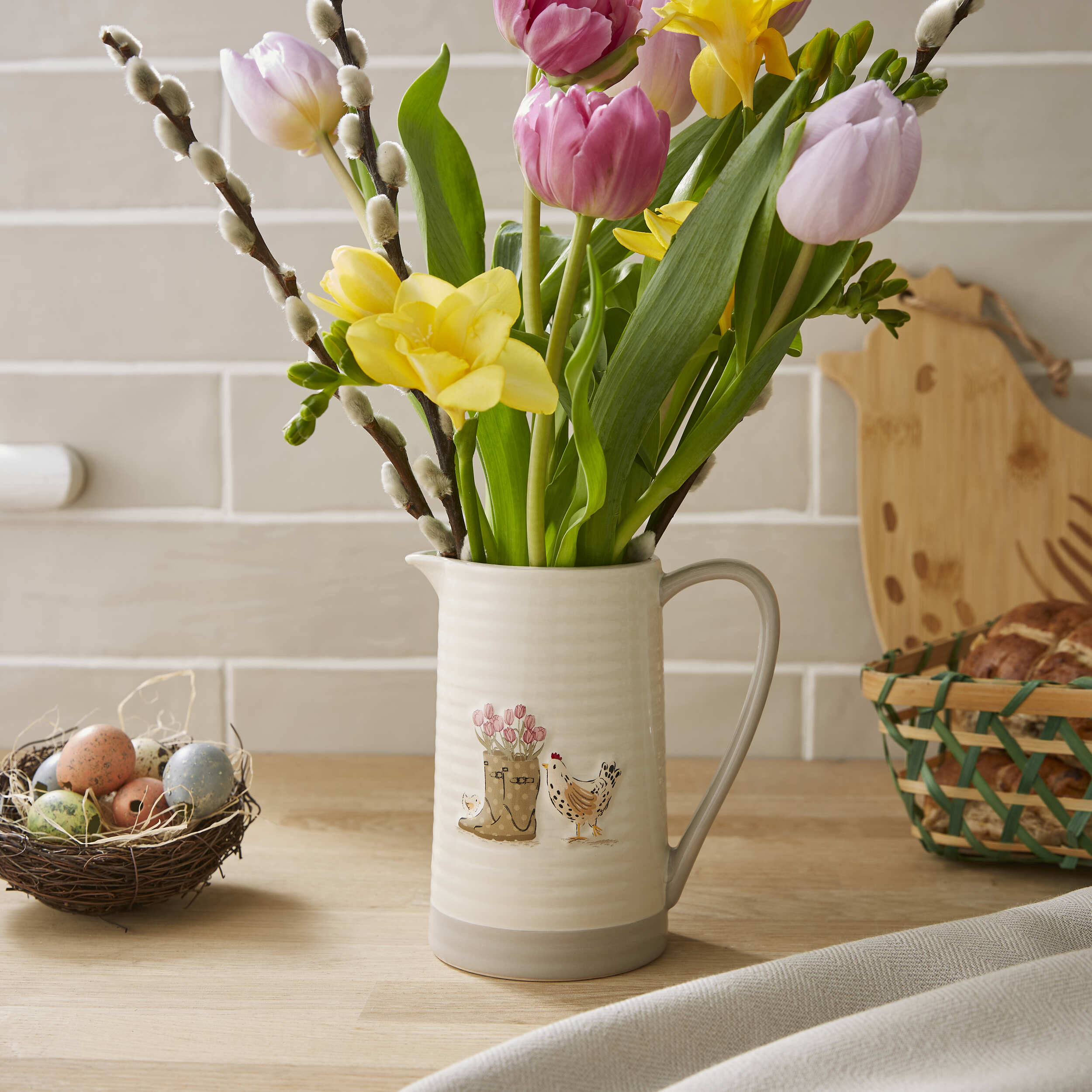 Hen House Lane Large Jug - Premium Ceramic Pitcher for Milk, Juice & Water - Perfect for Farmhouse Kitchen, Dining Table & Rustic Decor