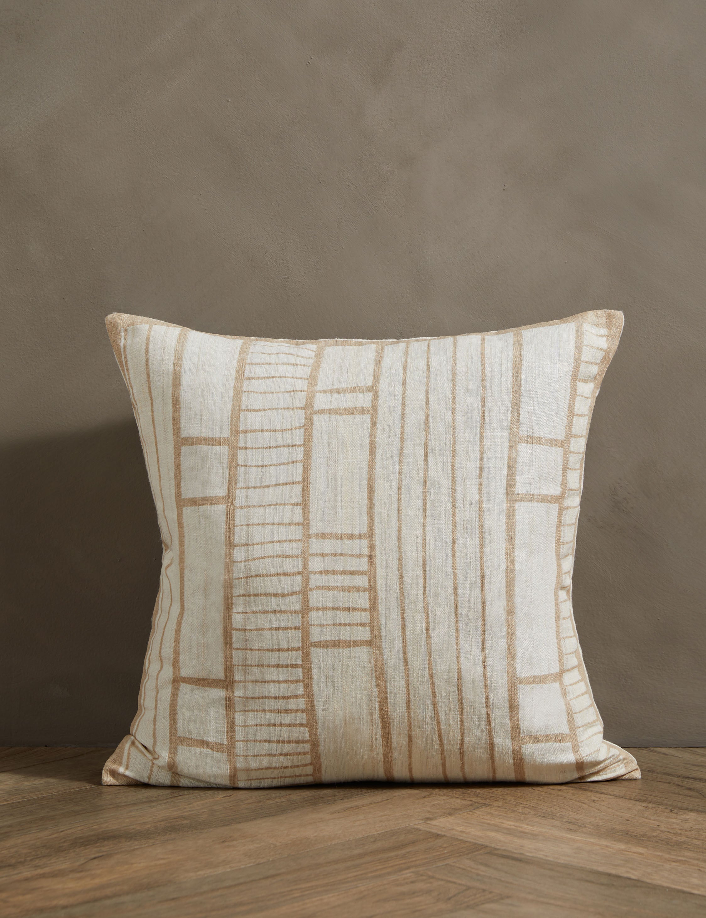 Hadiya Williams Natural Silk Pillowcase - Hypoallergenic & Breathable for Hair & Skin Care - Perfect for Side Sleepers & Anti-Aging Beauty Routine