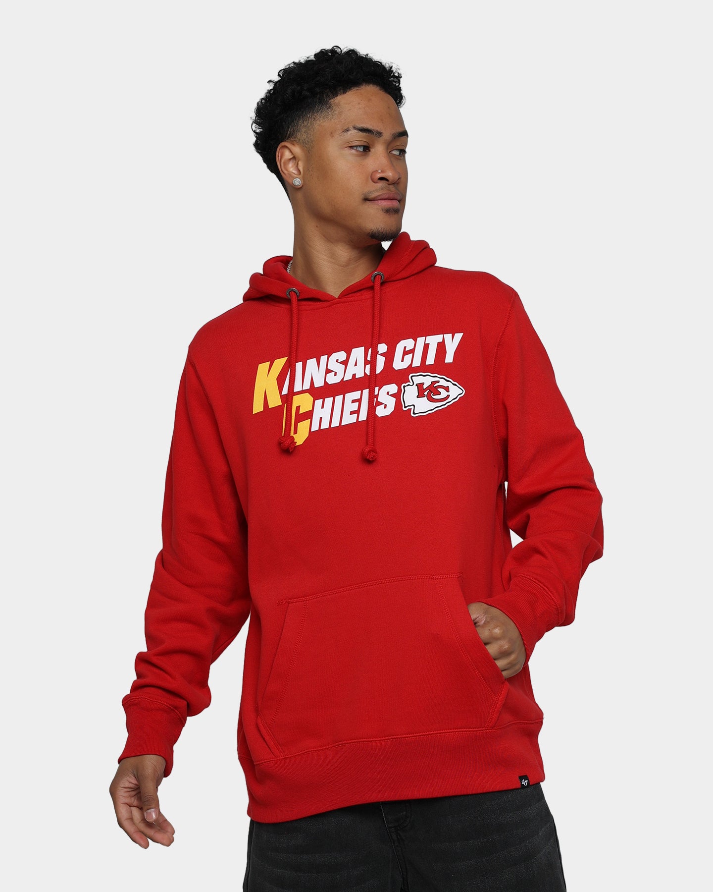 47 Brand Kansas City Chiefs NFL Team Logo Hoodie - Red Pullover Sweatshirt for Men & Women - Perfect for Game Day, Tailgating & Casual Wear