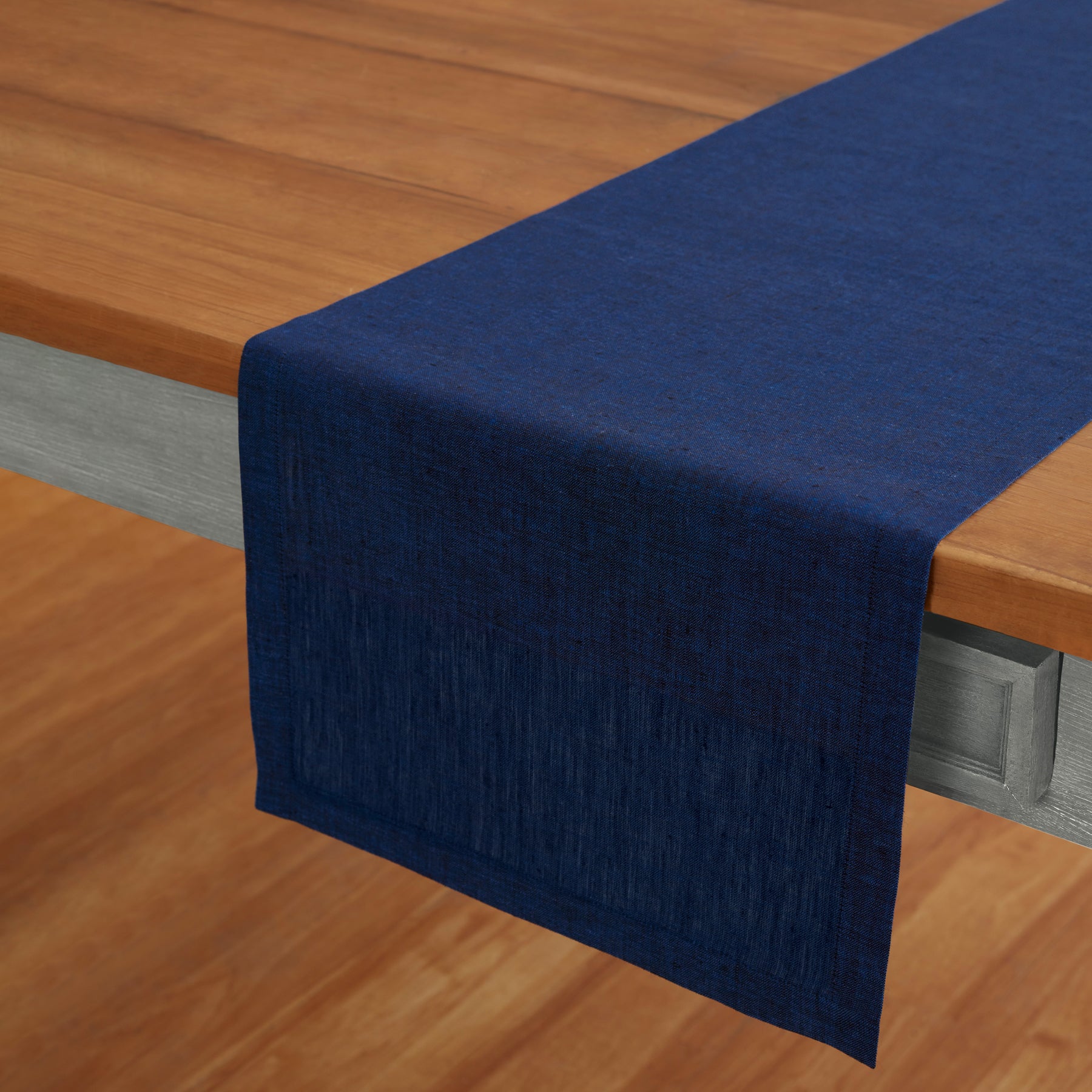 Elegant Athena Table Runner - Premium Dining Table Decor for Weddings, Holidays & Special Occasions
