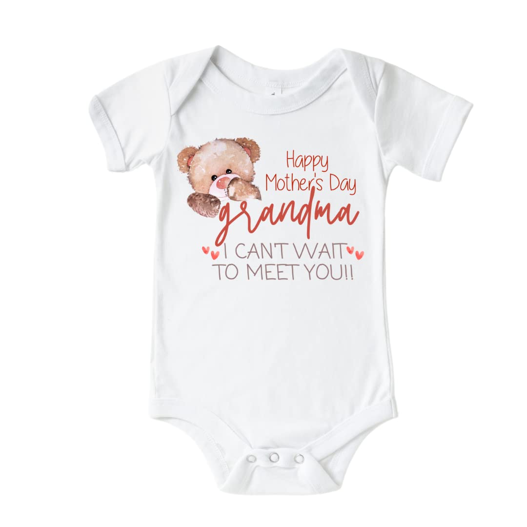 Happy Mother's Day Grandma Baby Announcement Onesie - Cute Pregnancy Reveal Gift for Mother-in-Law & New Grandma | Perfect for First-Time Grandparents, Baby Shower Surprises & Mother's Day 2023 Celebrations