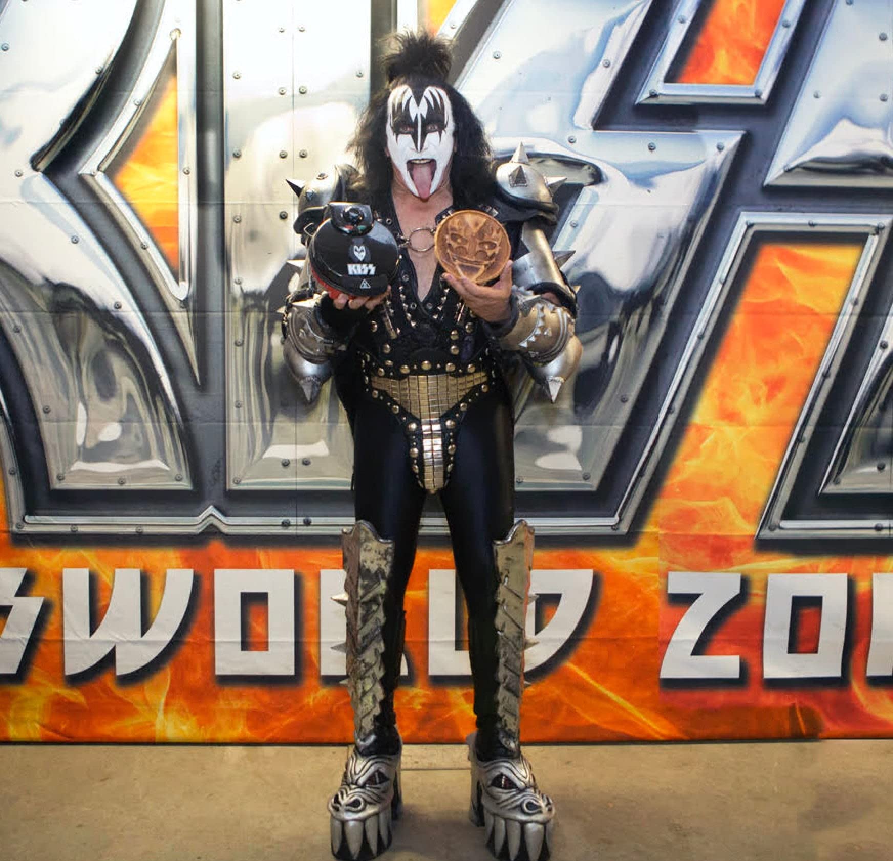 Uncanny Brands KISS Demon Waffle Maker - Official KISS Army Themed Breakfast Appliance for Fans | Perfect for Halloween Parties, Rock-Themed Events & Gift Giving