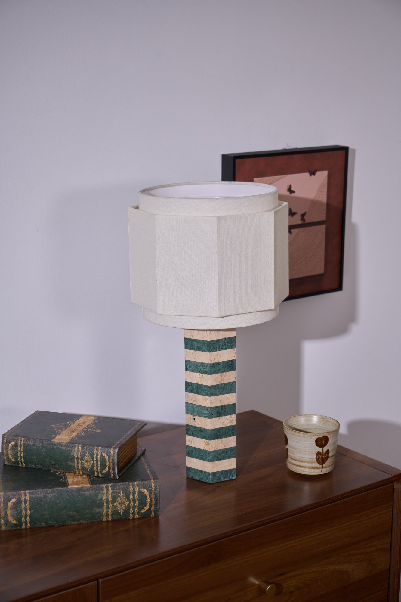Modari Striped Stone Table Lamp - Modern Decorative Lighting for Living Room, Bedroom & Office - Dimmable LED Desk Lamp with Natural Stone Base