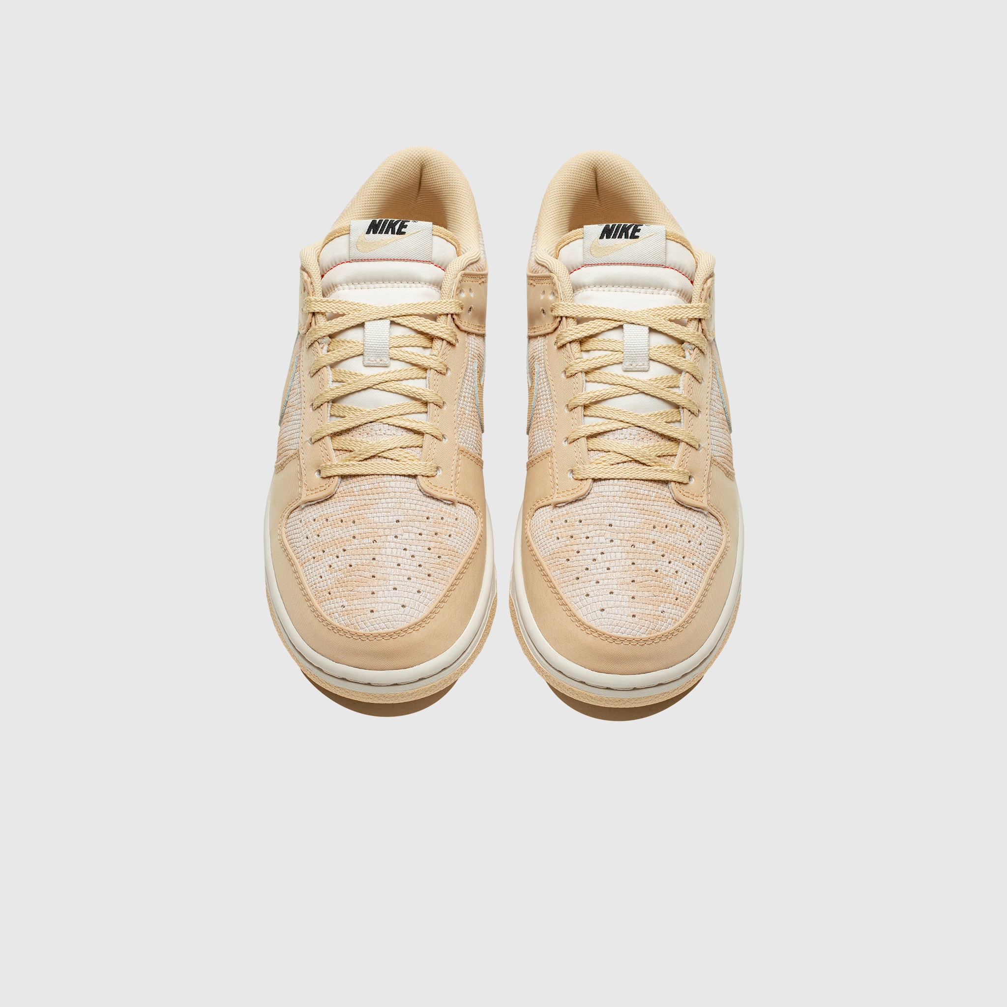 Nike WMNS Dunk Low 