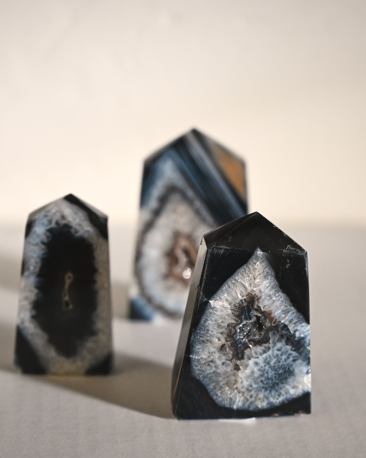 Natural Druzy Agate Crystal Tower - Healing Stone for Home Decor, Meditation & Energy Balancing | Perfect for Office Desk, Yoga Space & Gift Giving