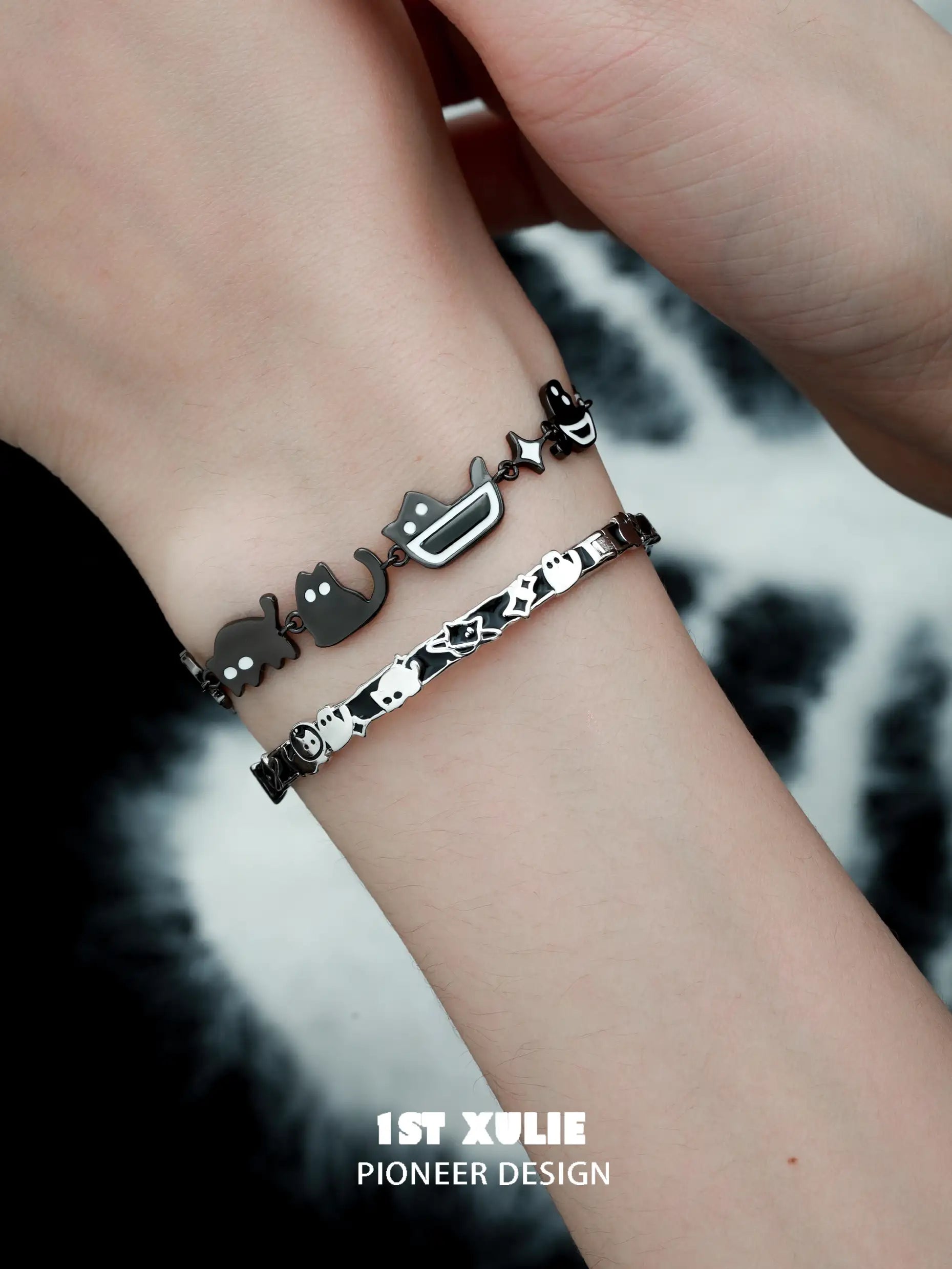 Handcrafted S925 Sterling Silver Black Cat Ghost Epoxy Coating Chain Bangle Bracelet - Perfect for Halloween, Gothic Fashion & Witchy Jewelry Lovers