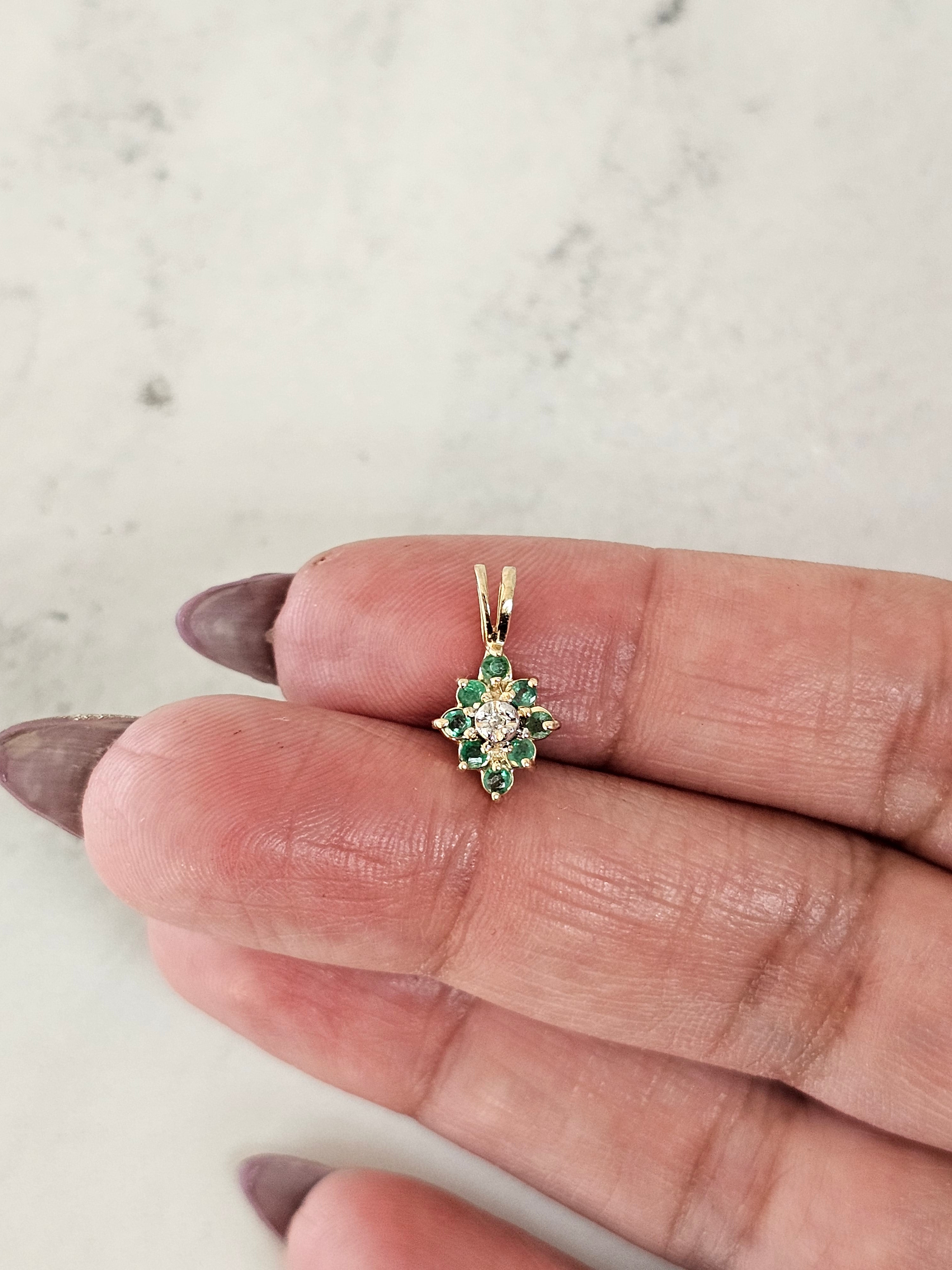 10K Yellow Gold Emerald Cluster Necklace - Elegant Dainty Jewelry for Women, Perfect Gift for Birthday, Anniversary & Special Occasions
