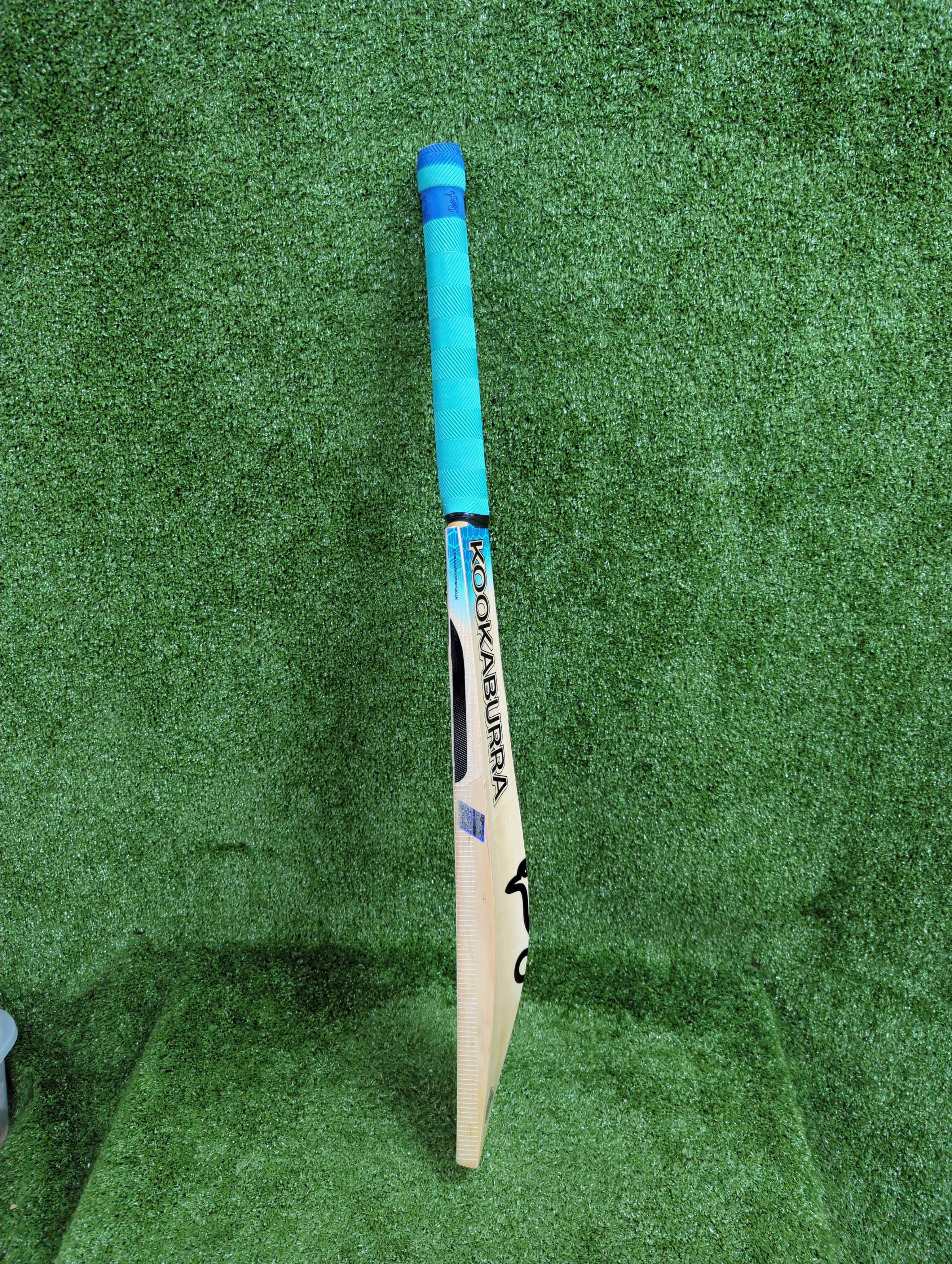 Kookaburra Rapid 6.4 English Willow Cricket Bat - Premium Grade Cricket Equipment for Professional Players | Perfect for Matches, Training & Club Play