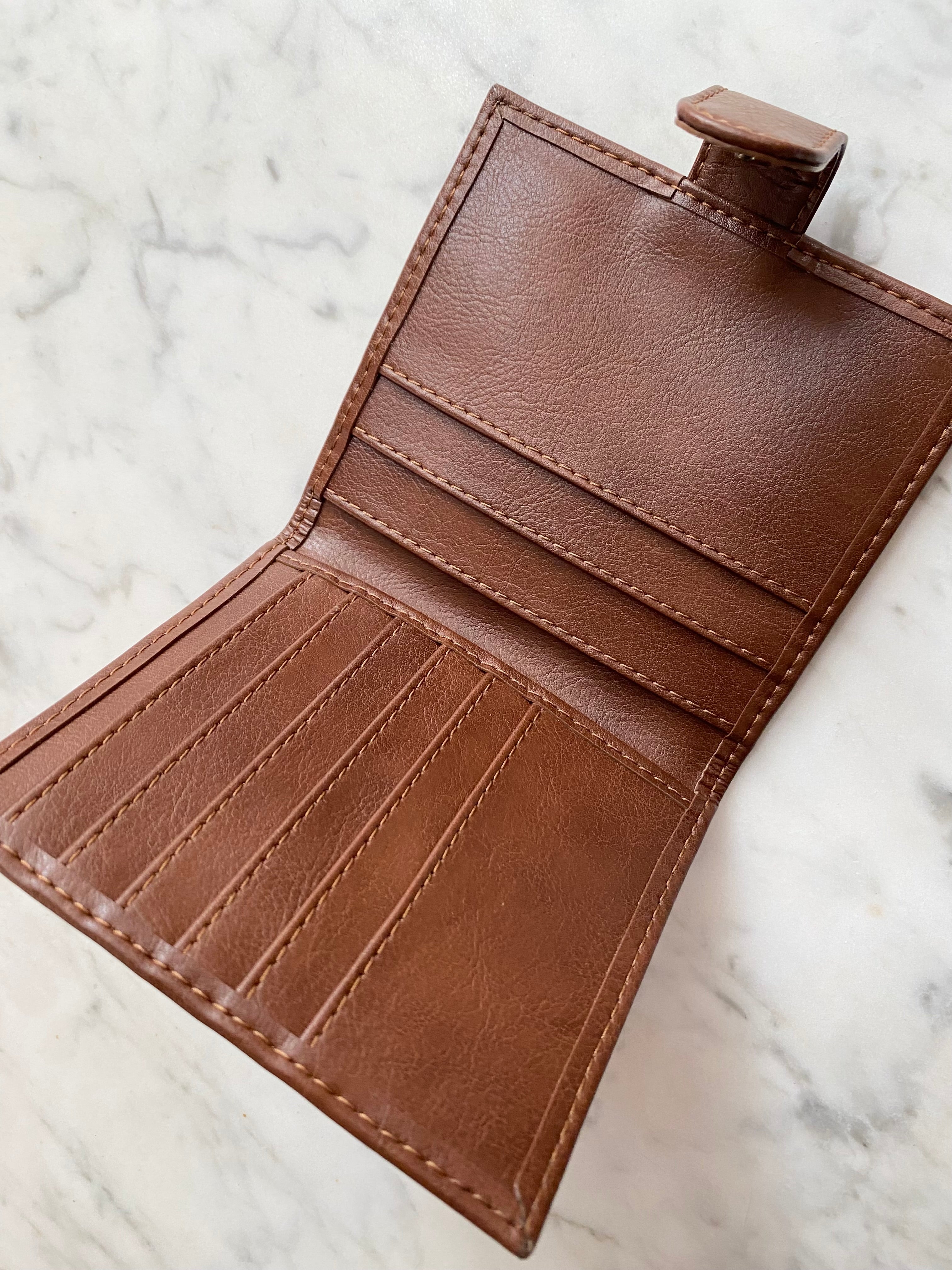Novacas Genuine Leather Lilas Wallet in Tan - Stylish & Durable Women's Bifold Wallet for Everyday Use, Travel & Gift Giving