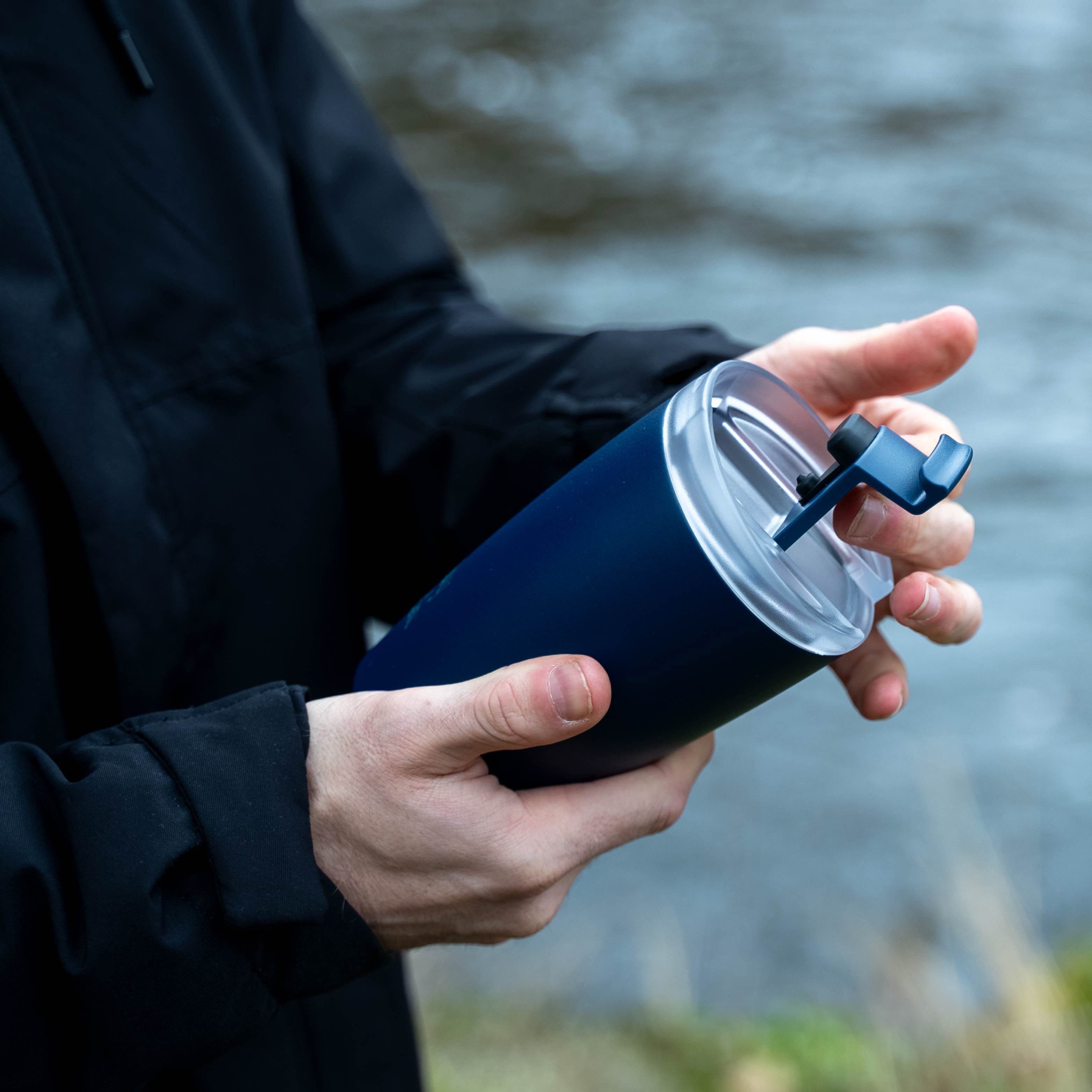 Insulated Stainless Steel Travel Mug with Lid - 20oz Magnetic Thermo Cup for Coffee & Tea, Keeps Drinks Hot/Cold for Hours - Perfect for Commuting, Office, Gym & Outdoor Activities
