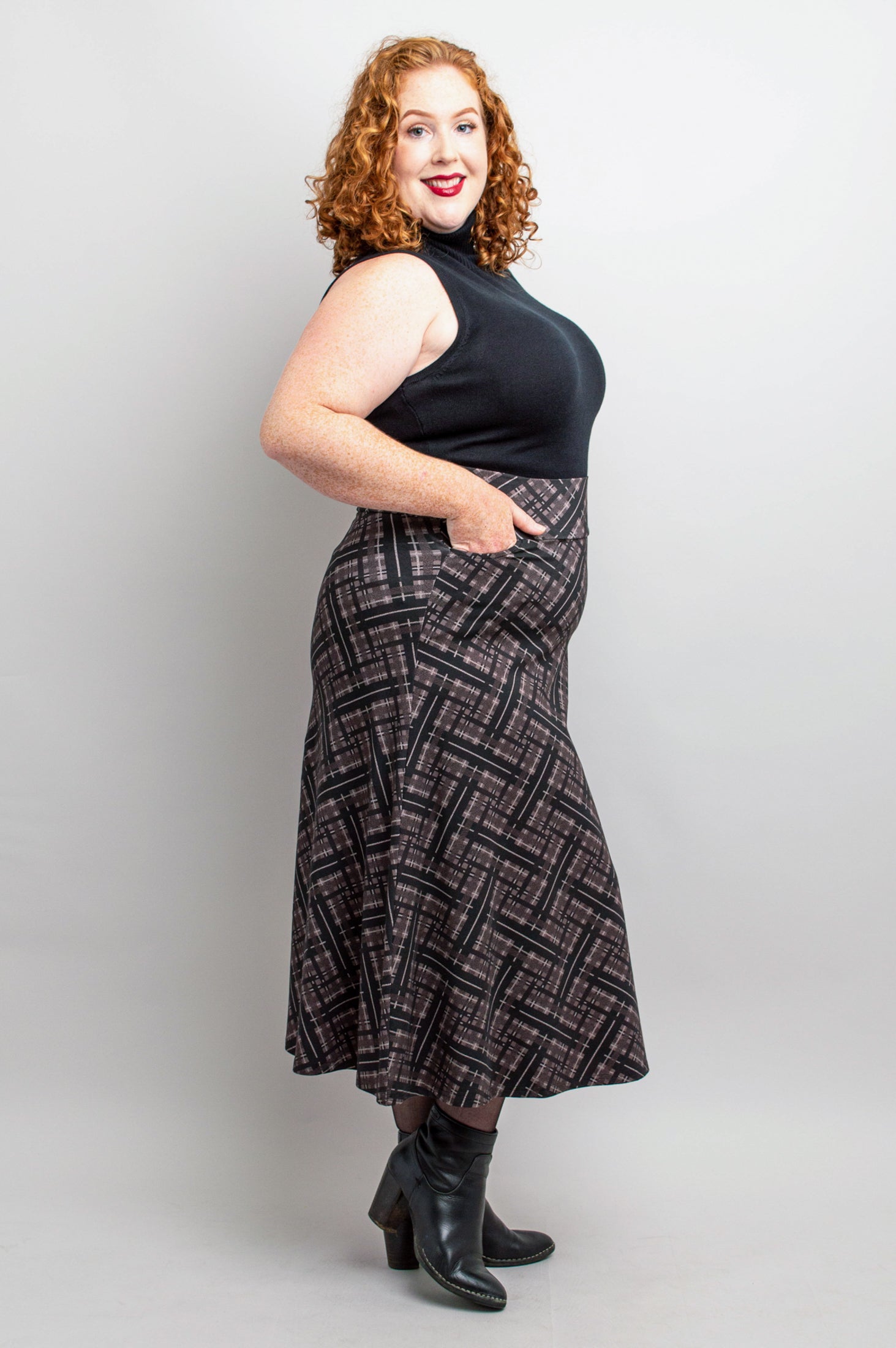 Gillian Plaid Skirt for Women - Soft Bamboo Fabric, Comfortable & Stylish - Perfect for Office, Casual Outings & Fall Fashion