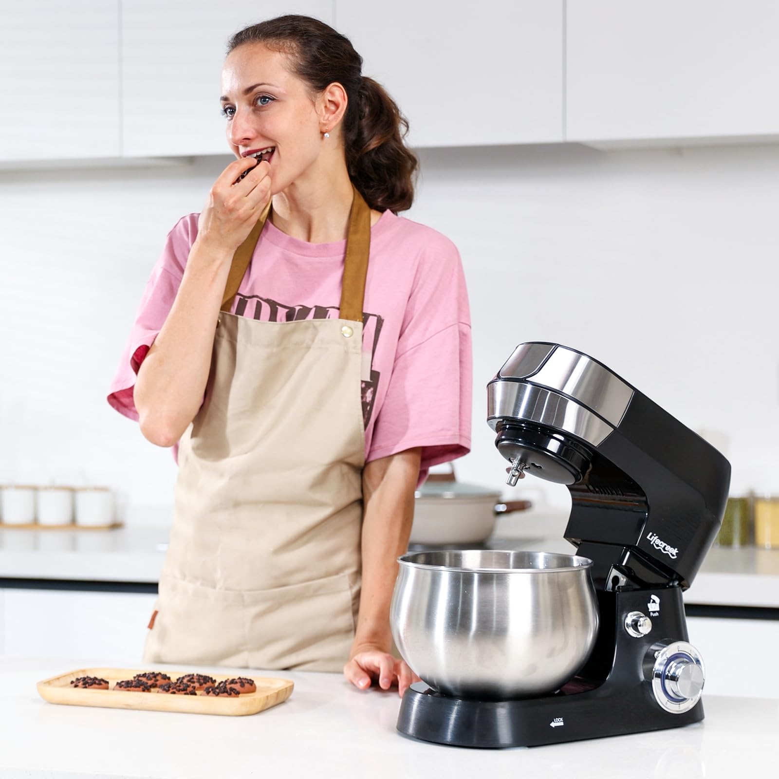 5.3Qt 660W Stand Mixer - 6-Speed Tilt-Head Electric Kitchen Mixer with Stainless Steel Bowl, Dough Hook, Whisk & Beater - Lightweight & Portable Baking Mixer (Red) - Perfect for Baking Cakes, Cookies, Bread & More at Home