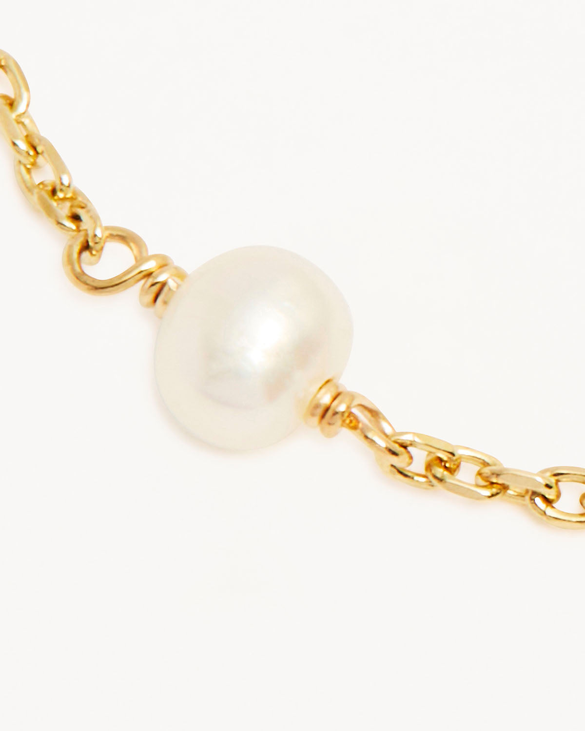 14K Solid Gold Serene Pearl Bracelet for Women - Elegant Pearl Jewelry Gift for Birthday, Anniversary & Special Occasions - Perfect for Weddings, Parties & Everyday Wear