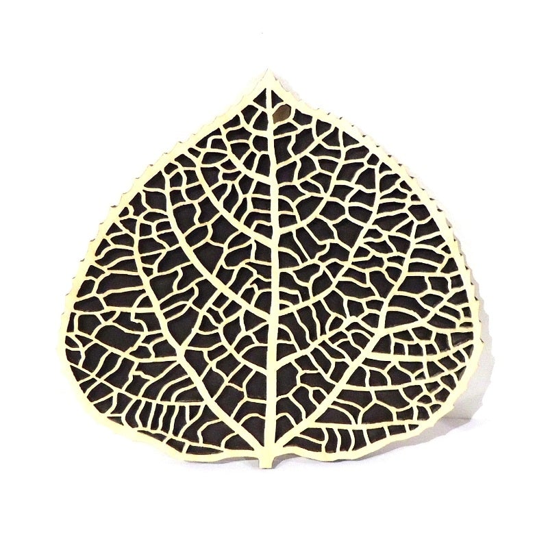 Baltic by Design Aspen Leaf Trivet - Handcrafted Wooden Kitchen Hot Pad for Pots & Pans - Perfect for Dining Table Decor & Holiday Gift Giving