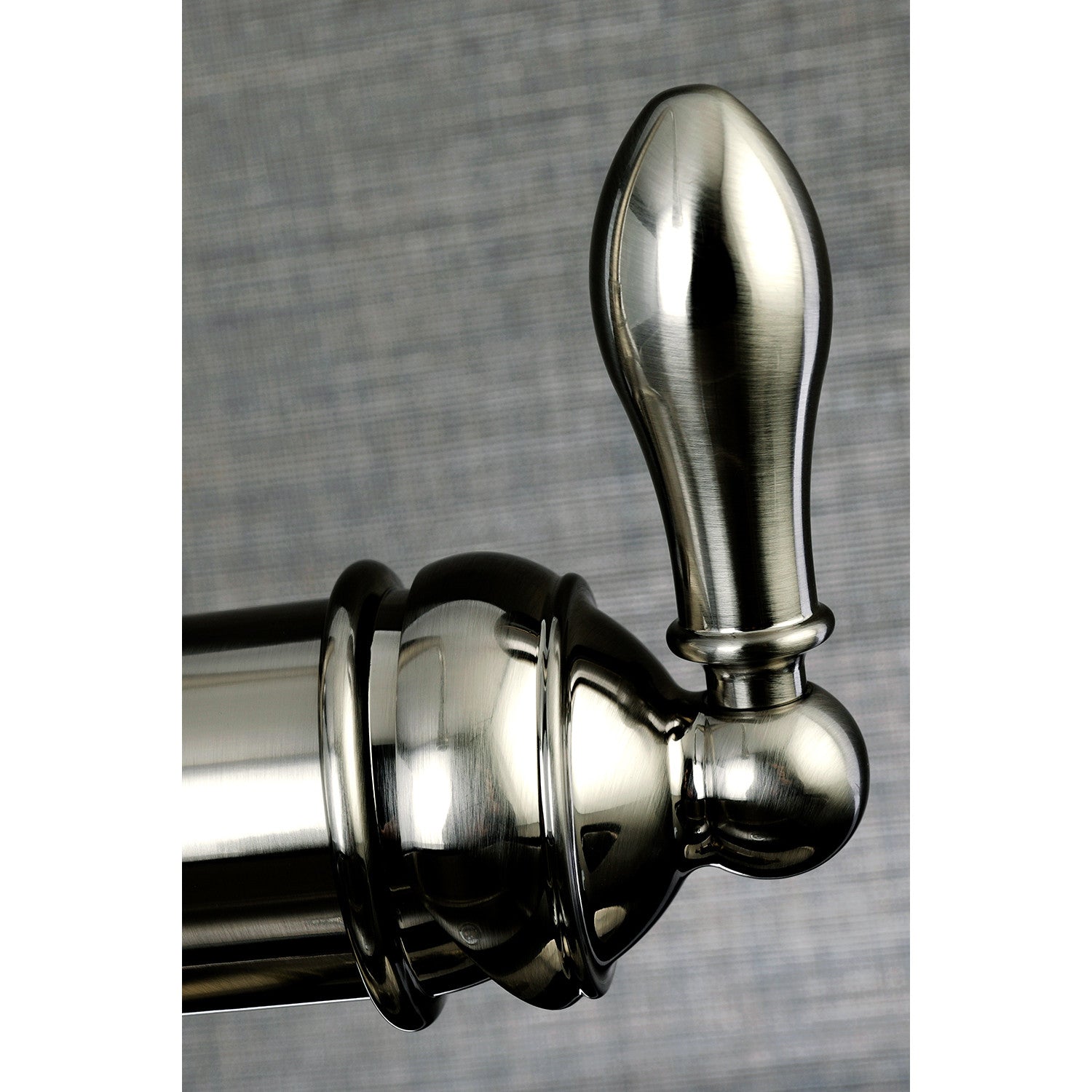 American Classic GSY7778ACL Single Handle Pull Down Kitchen Faucet in Brushed Nickel - Perfect for Modern Kitchens, Dishwashing & Food Prep