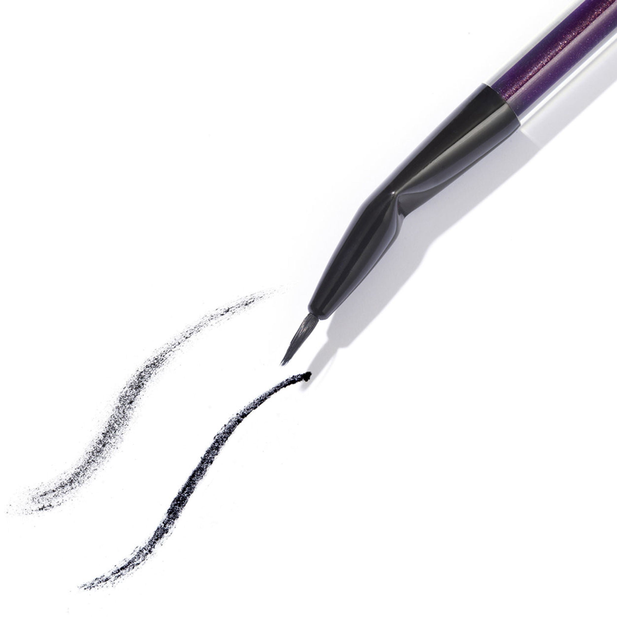 Angled Eyeliner Brush - Professional Makeup Brush for Precise Winged Eyeliner & Eyebrow Definition - Perfect for Smokey Eyes & Everyday Makeup Looks