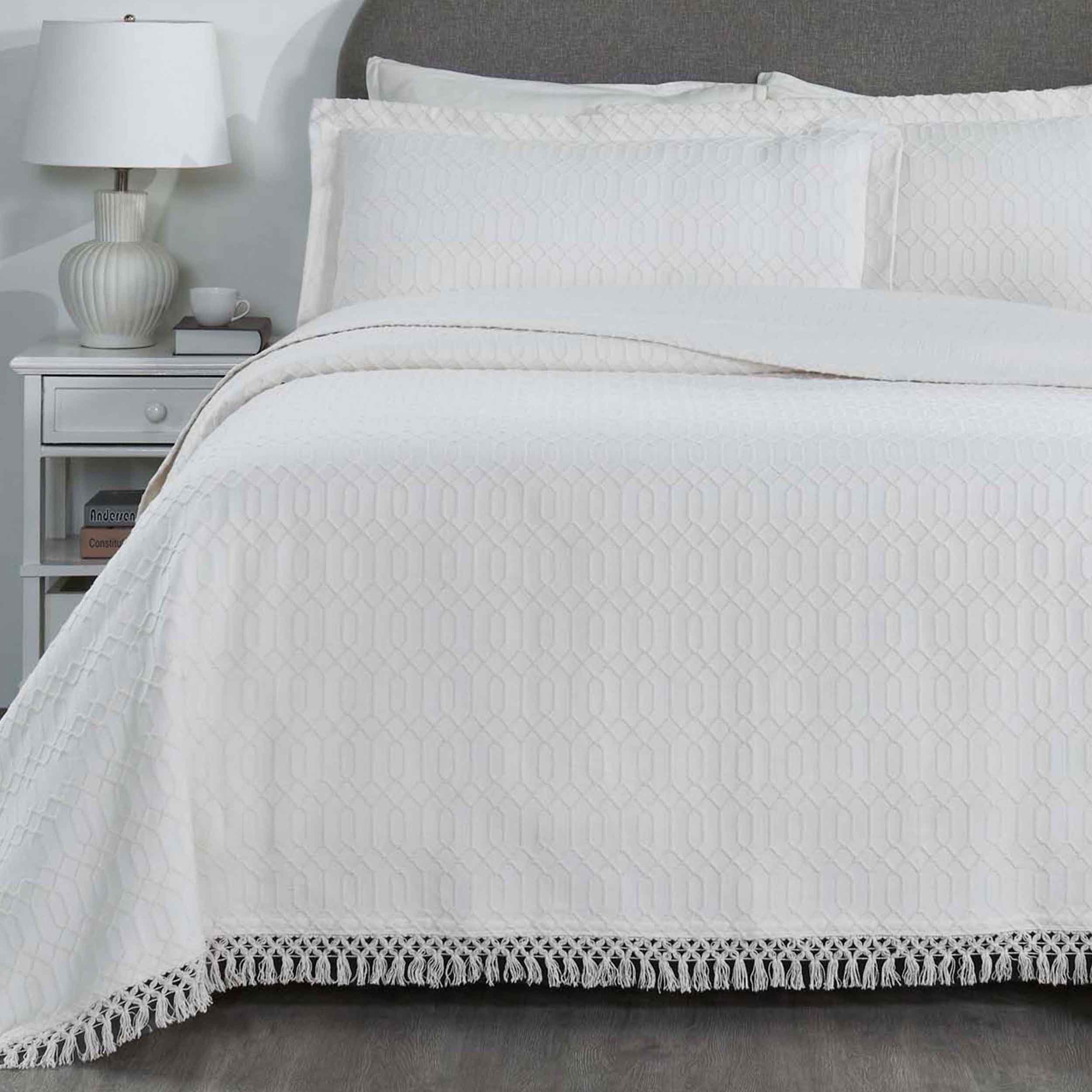 Remi Cotton Blend Jacquard Woven Geometric Fringe Bedspread Set - Queen Size Bohemian Style Bed Cover for Master Bedroom & Guest Room Decor