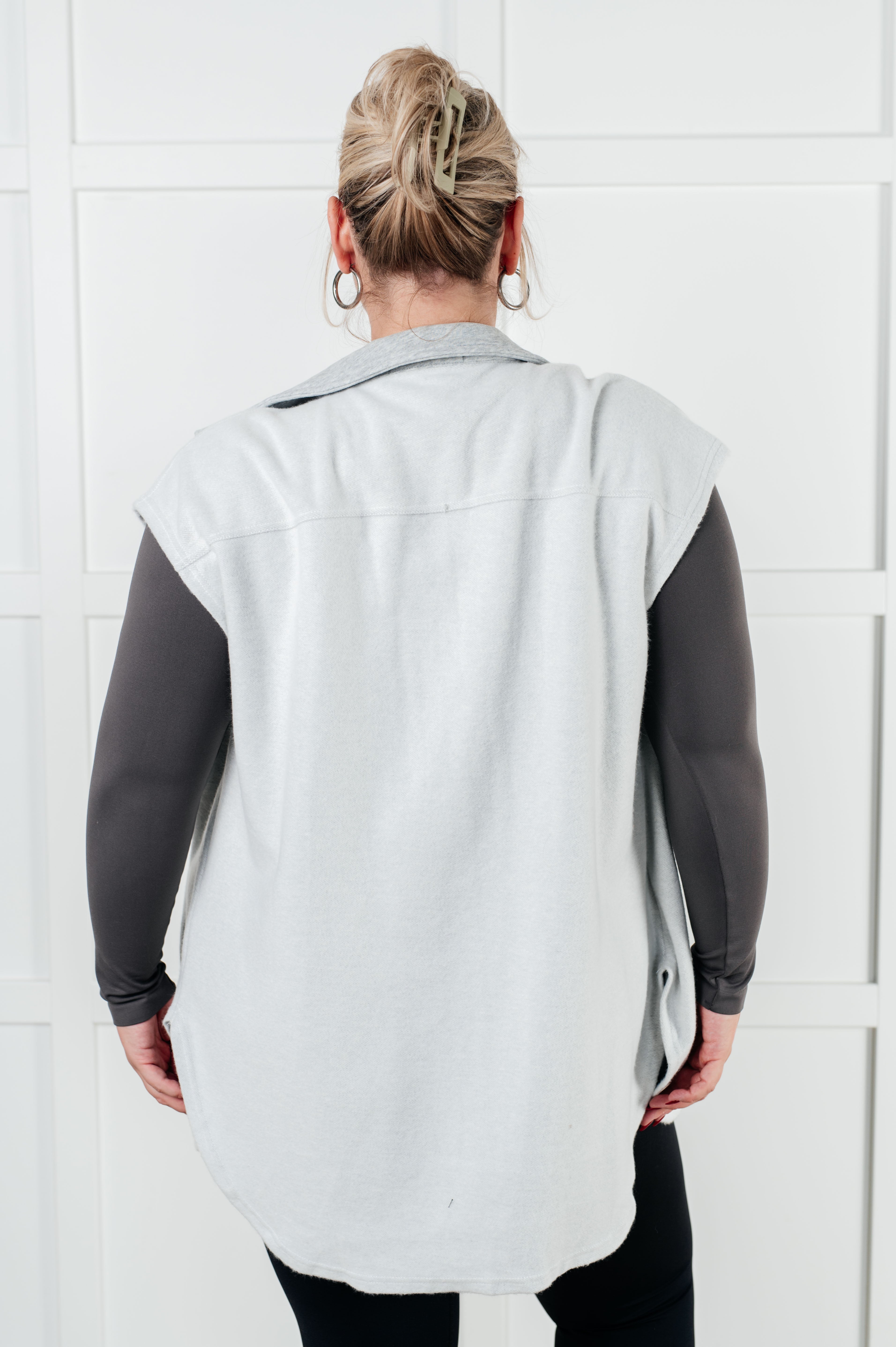 Stylish Sleeveless Shacket for Women - Lightweight Summer Jacket with Pockets | Perfect for Casual Outings, Beach Cover-Up & Layering