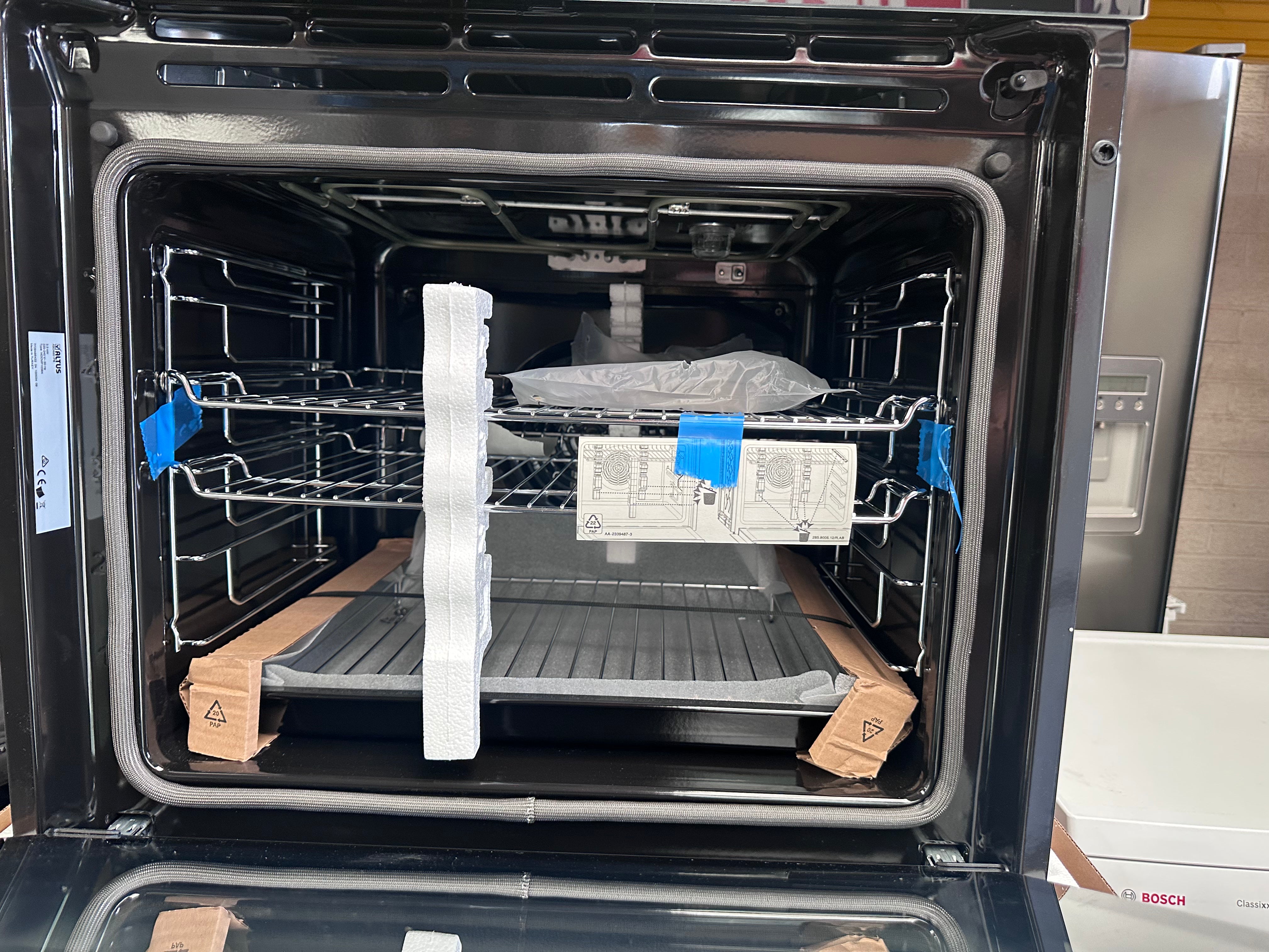 Brand New Altus 600mm Multi Function Pyrolytic Oven with 3 Year Warranty - Perfect for Large Family Cooking & Self-Cleaning Convenience