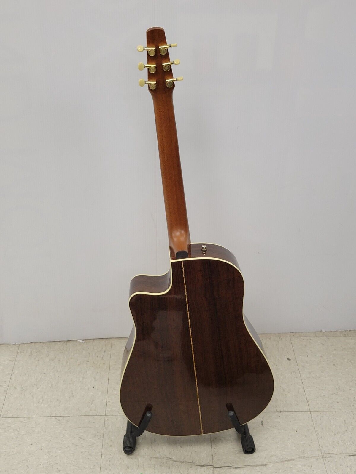 Seagull Artist Studio CMDEL Acoustic Guitar - Premium Handcrafted Guitar for Professional Musicians & Performers - Perfect for Live Shows, Studio Recording & Home Practice