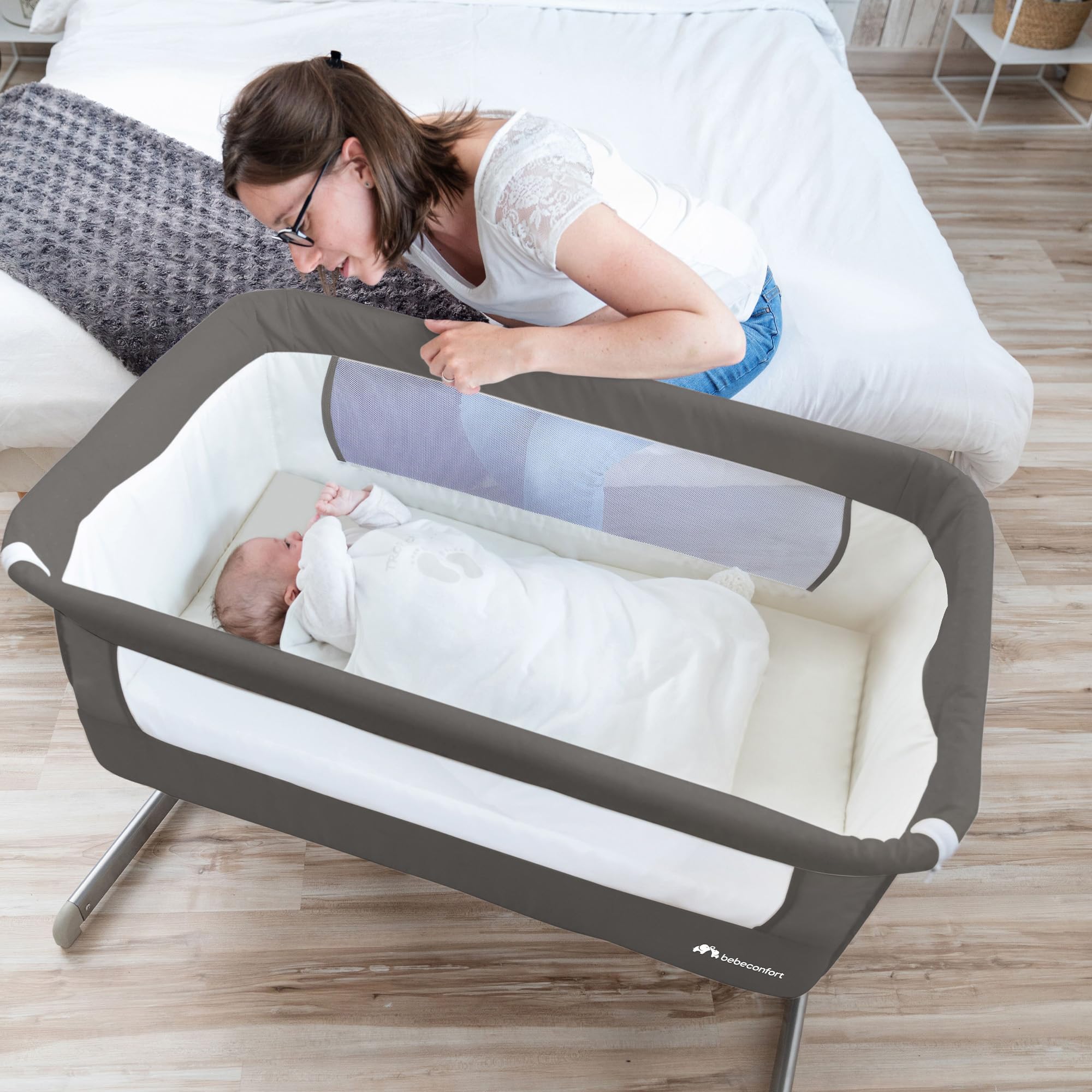 Bebeconfort Calidoo 2-in-1 Baby Crib & Co-Sleeper | 0-6 Months (0-9 kg) | Adjustable 5 Height Positions | Breathable Mesh Panels | Large Padded Mattress | Easy Open Side | Geometric Design | Perfect for Nursery & Bedroom Co-Sleeping