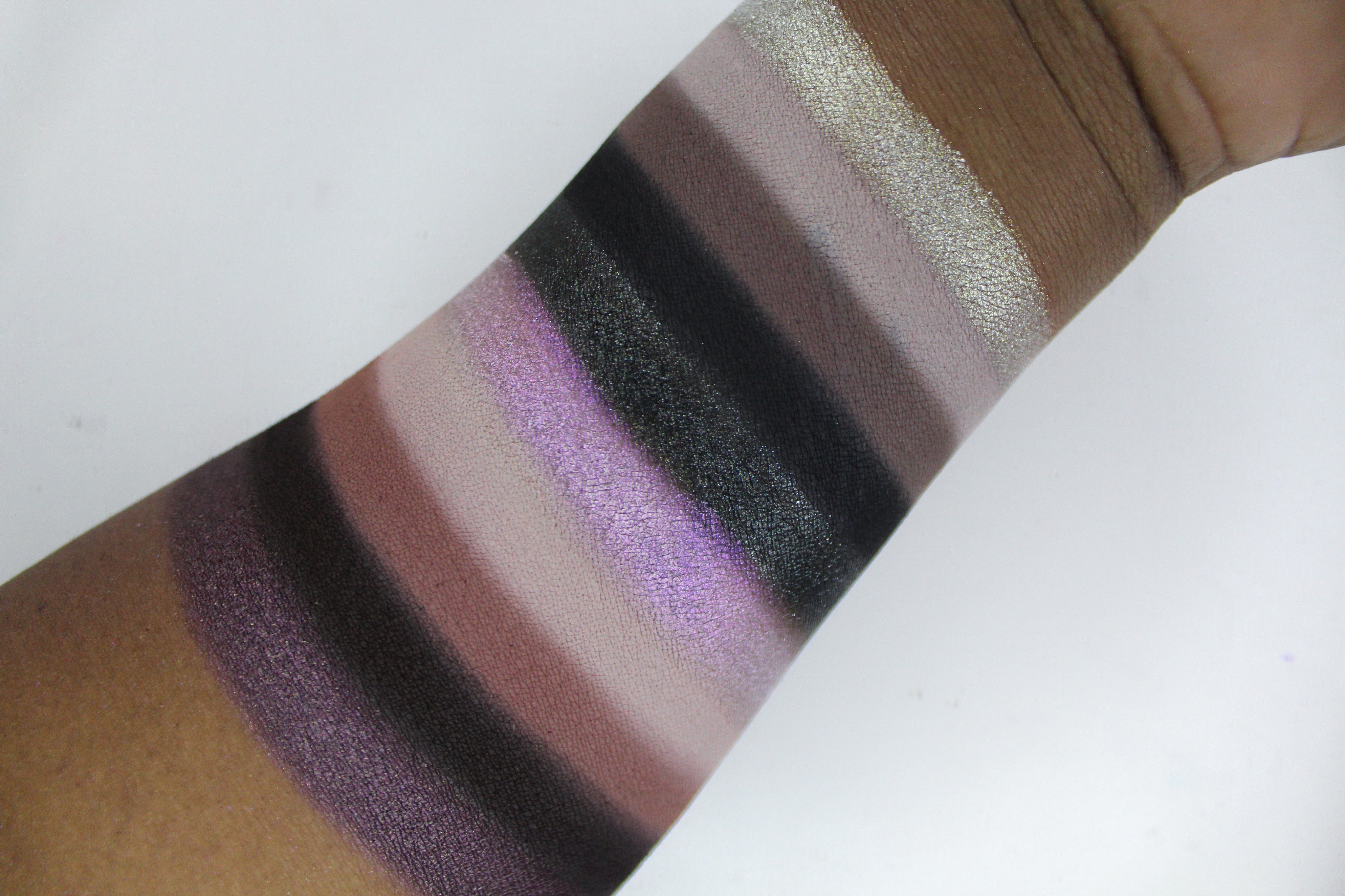 Best Dollhouse Eyeshadow Palette - 12 Highly Pigmented Matte & Shimmer Shades for Stunning Eye Makeup | Perfect for Day & Night Looks, Parties & Special Occasions