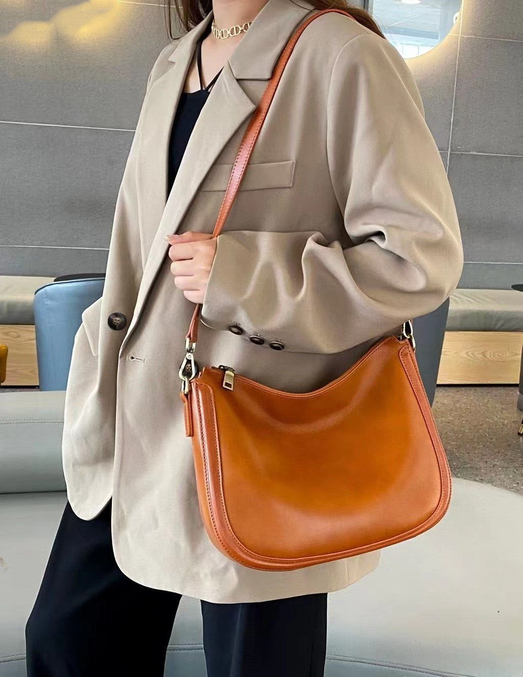 Stylish and Comfortable Crossbody Bag for Women - Perfect for Travel, Shopping, and Everyday Use