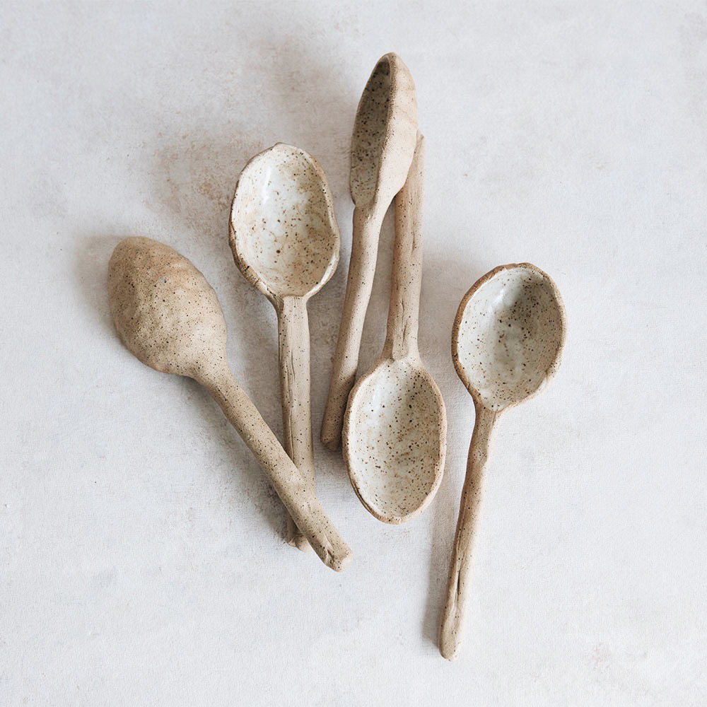 Handcrafted Rustic Brown Stoneware Serving Spoon - Durable & Stylish for Dining, Entertaining & Kitchen Use