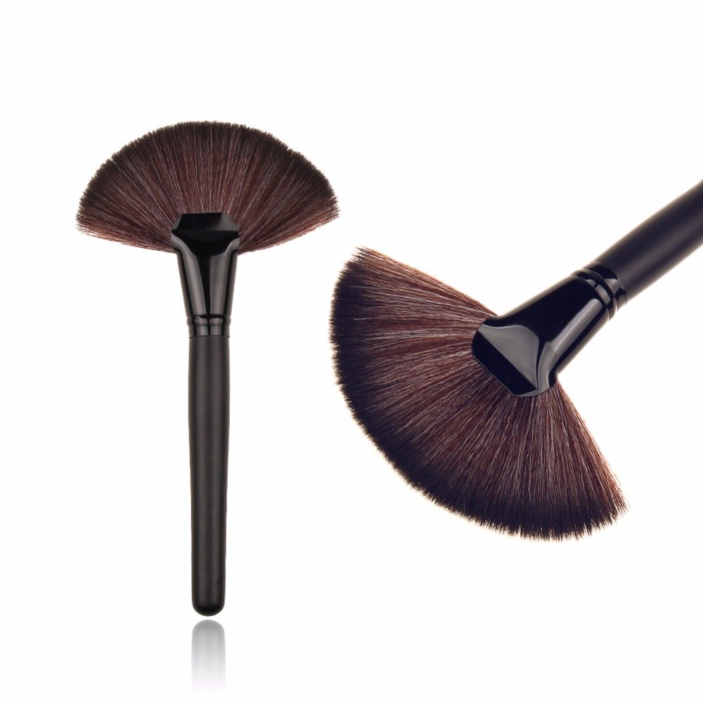 Guggy® Professional Soft Fan Makeup Brush for Blush, Powder & Foundation - Large Black Hair Brush for Flawless Makeup Application - Perfect for Daily Use, Contouring & Highlighting