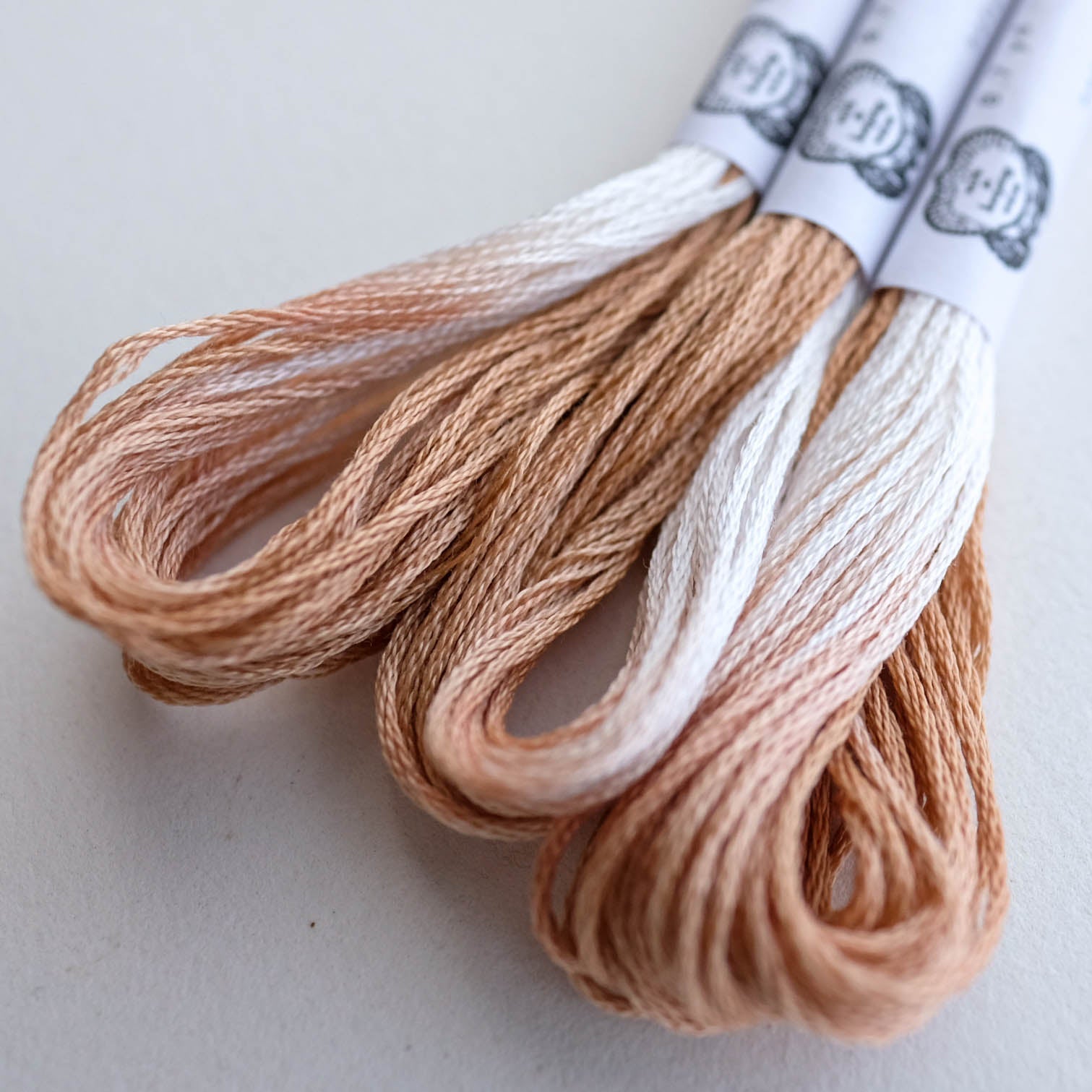AVFKW Naturally Dyed Embroidery Floss - Premium Handmade Thread for Cross Stitch, Needlework & DIY Crafts - Perfect for Scrapbooking, Sewing Projects & Home Decor
