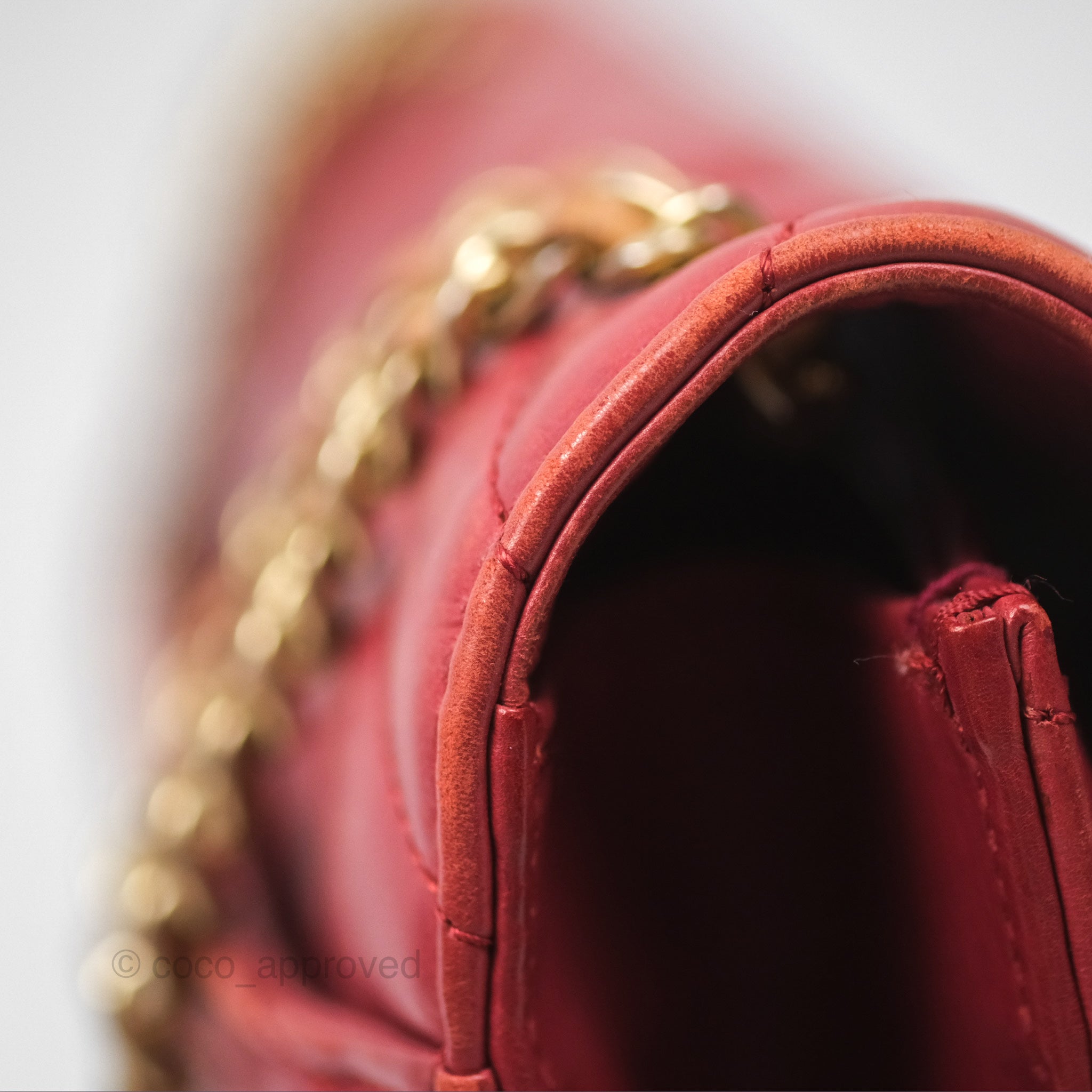 Chanel Chevron Shoulder Bag in Red Calfskin Leather with Aged Gold Hardware - Luxury Crossbody Purse for Women, Perfect for Parties, Date Nights & Special Occasions