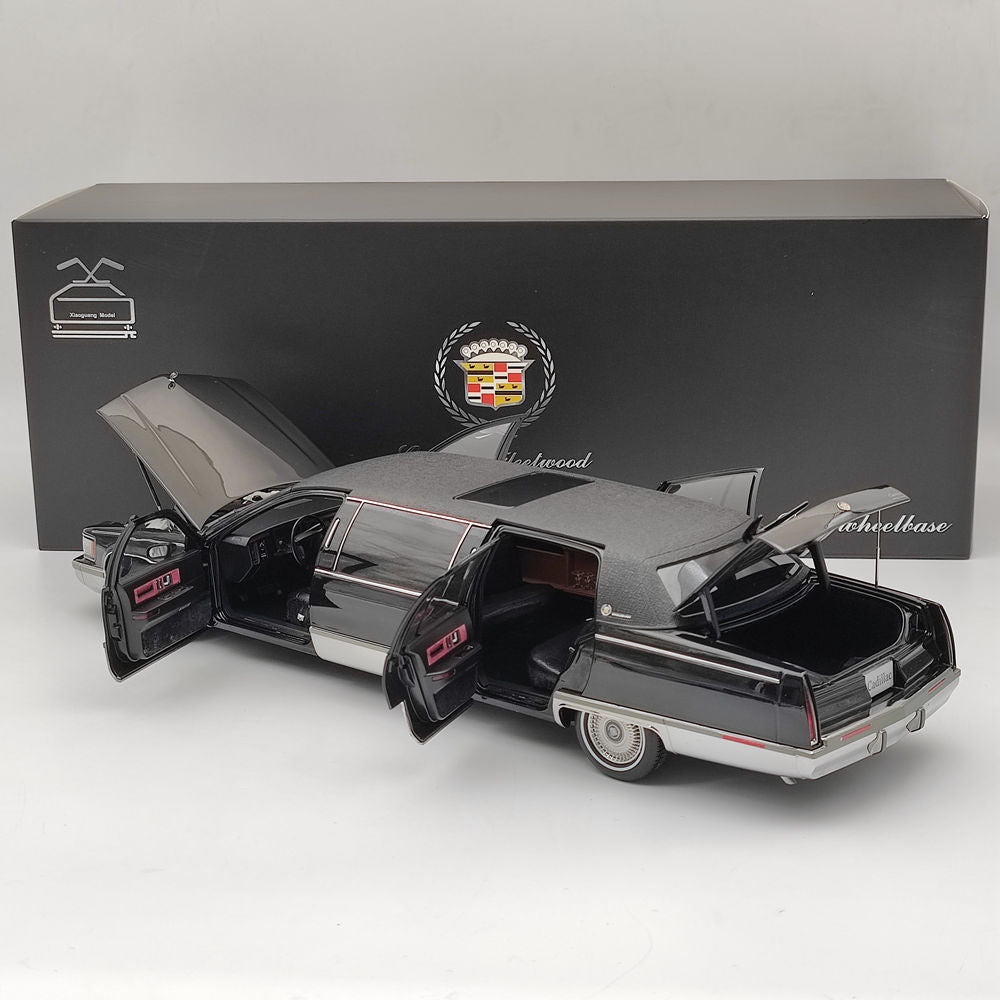 1:18 Scale Cadillac Fleetwood Long Wheelbase Diecast Model Car - Collectible Toy, Perfect Gift for Car Enthusiasts & Display for Home/Office Decor