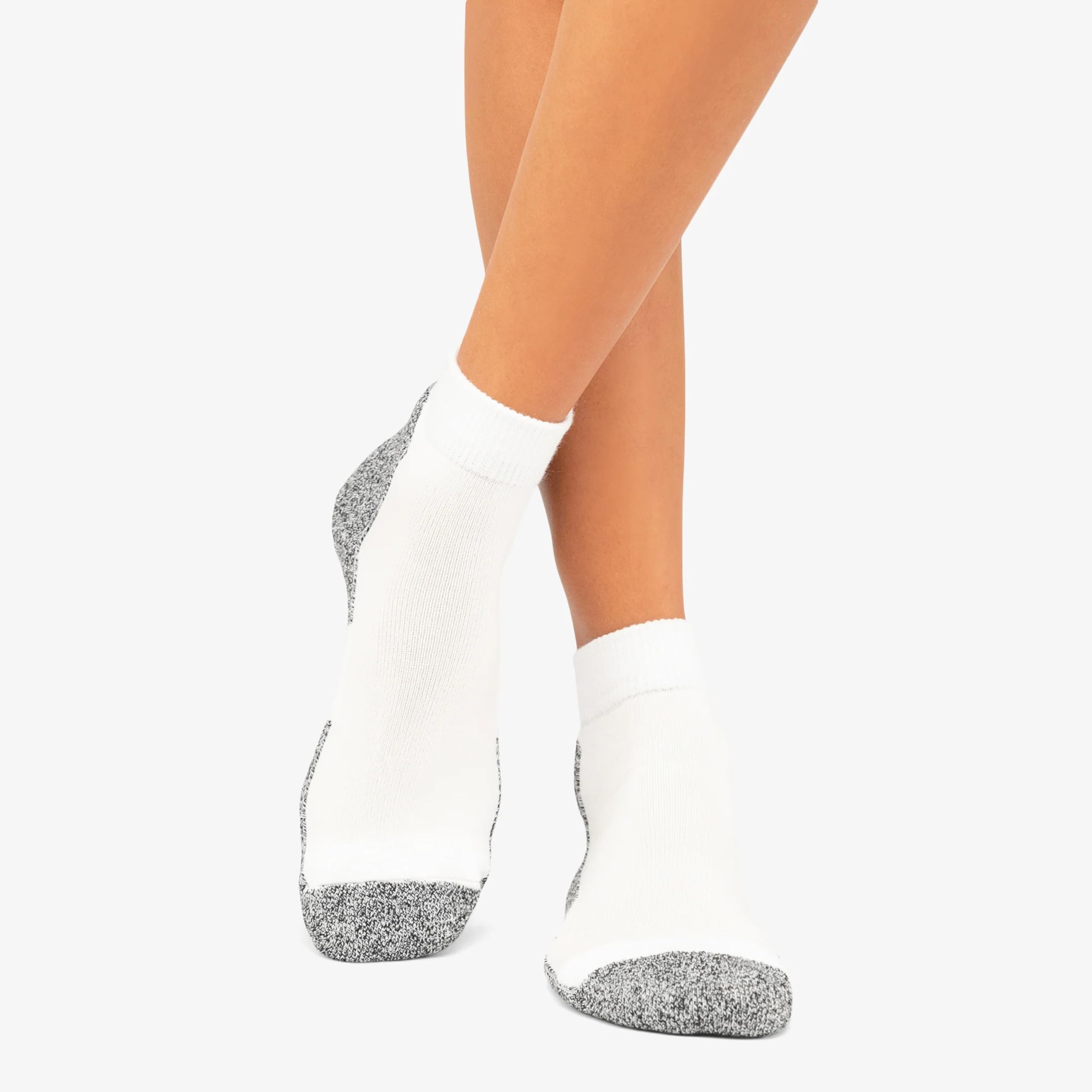 Thorlos Women's LRMXW Thin Cushion Running Ankle Socks - Lightweight Performance Socks for Marathon, Jogging & Gym Workouts - Perfect for Runners & Athletes