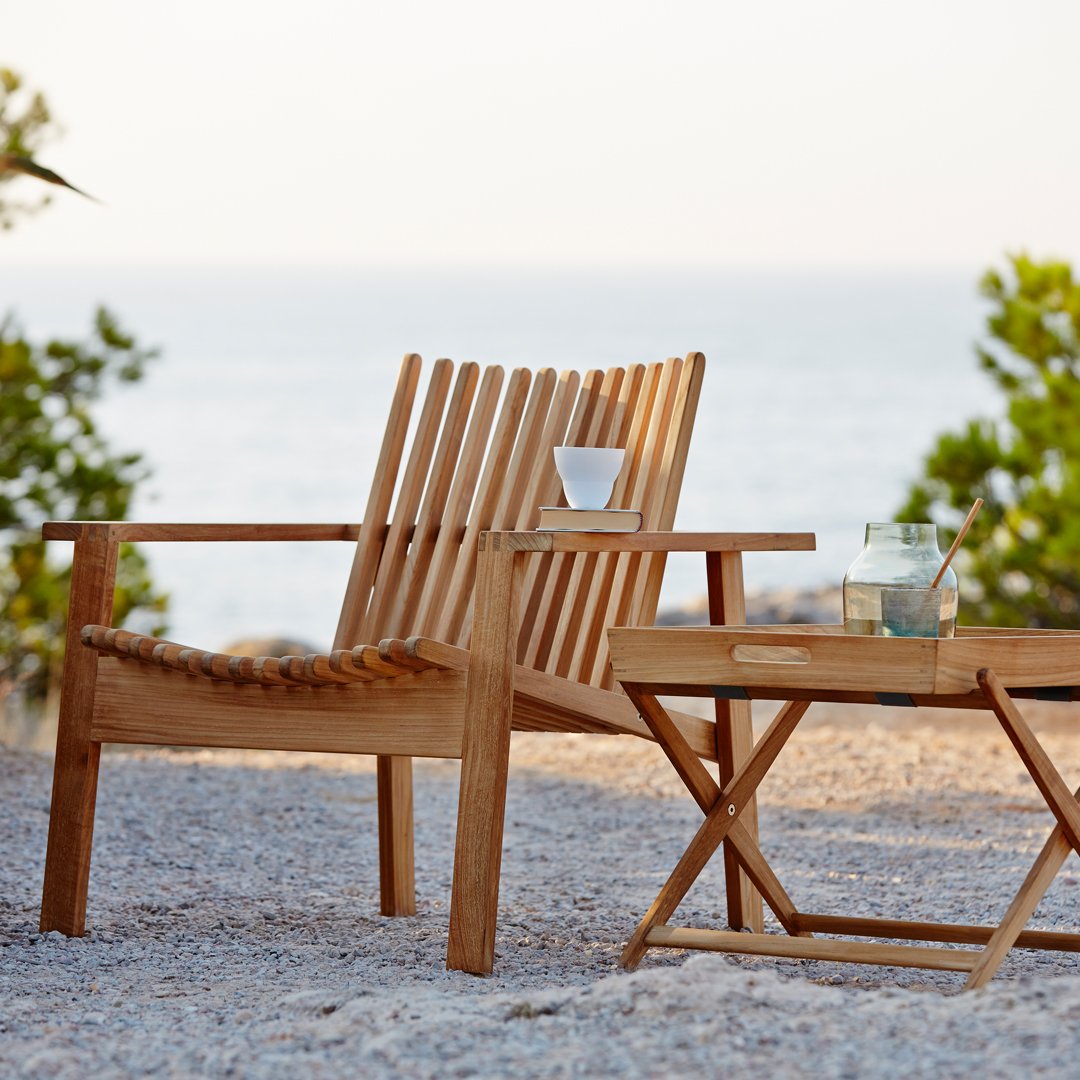 Premium Amaze Outdoor Lounge Chair - Waterproof & Foldable Patio Furniture for Backyard, Poolside, Beach, and Garden Relaxation