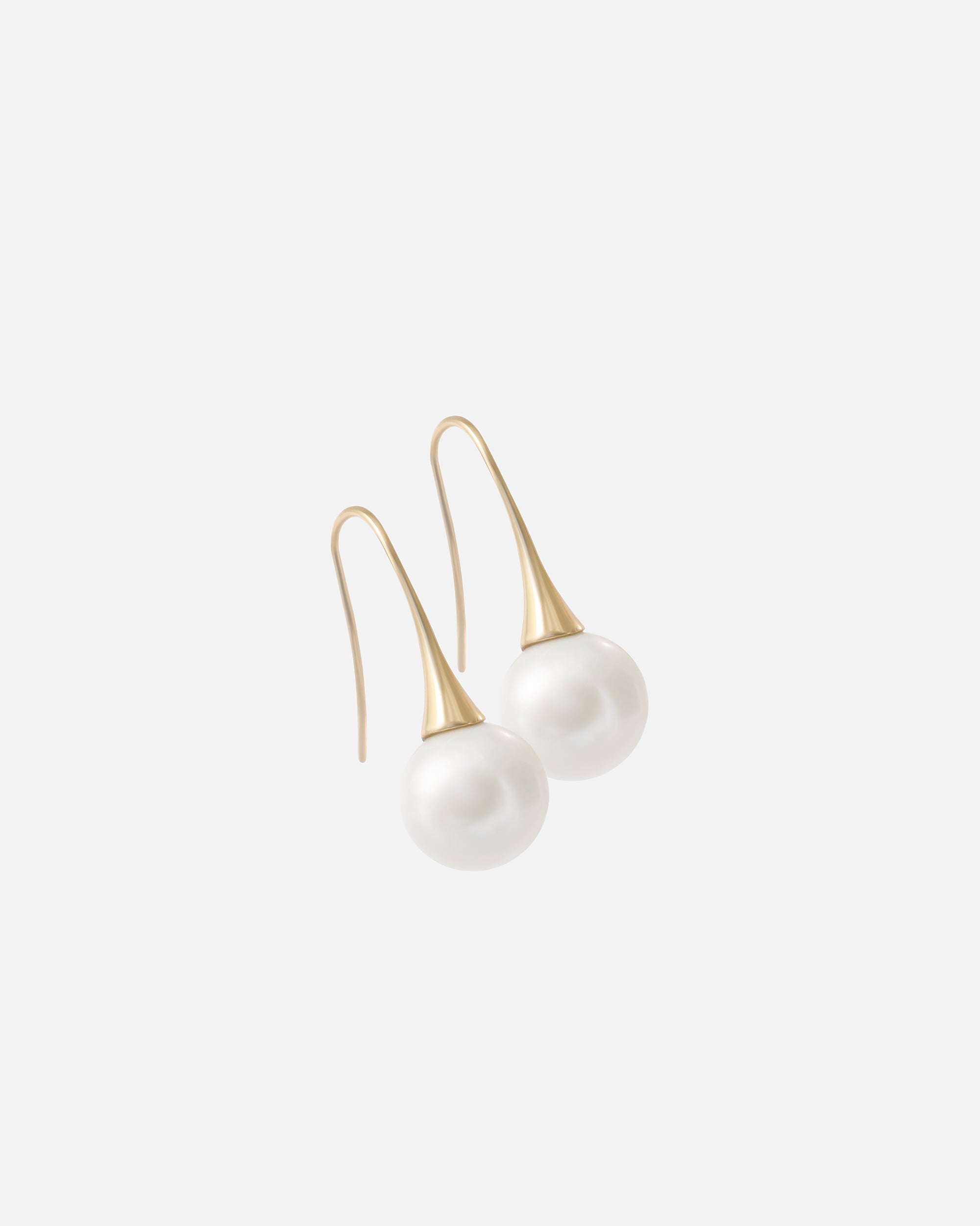 WeiWave Round Pearl Stud Earrings for Women - 14K Gold Plated Classic Elegant Jewelry Gift for Her - Perfect for Weddings, Parties & Everyday Wear