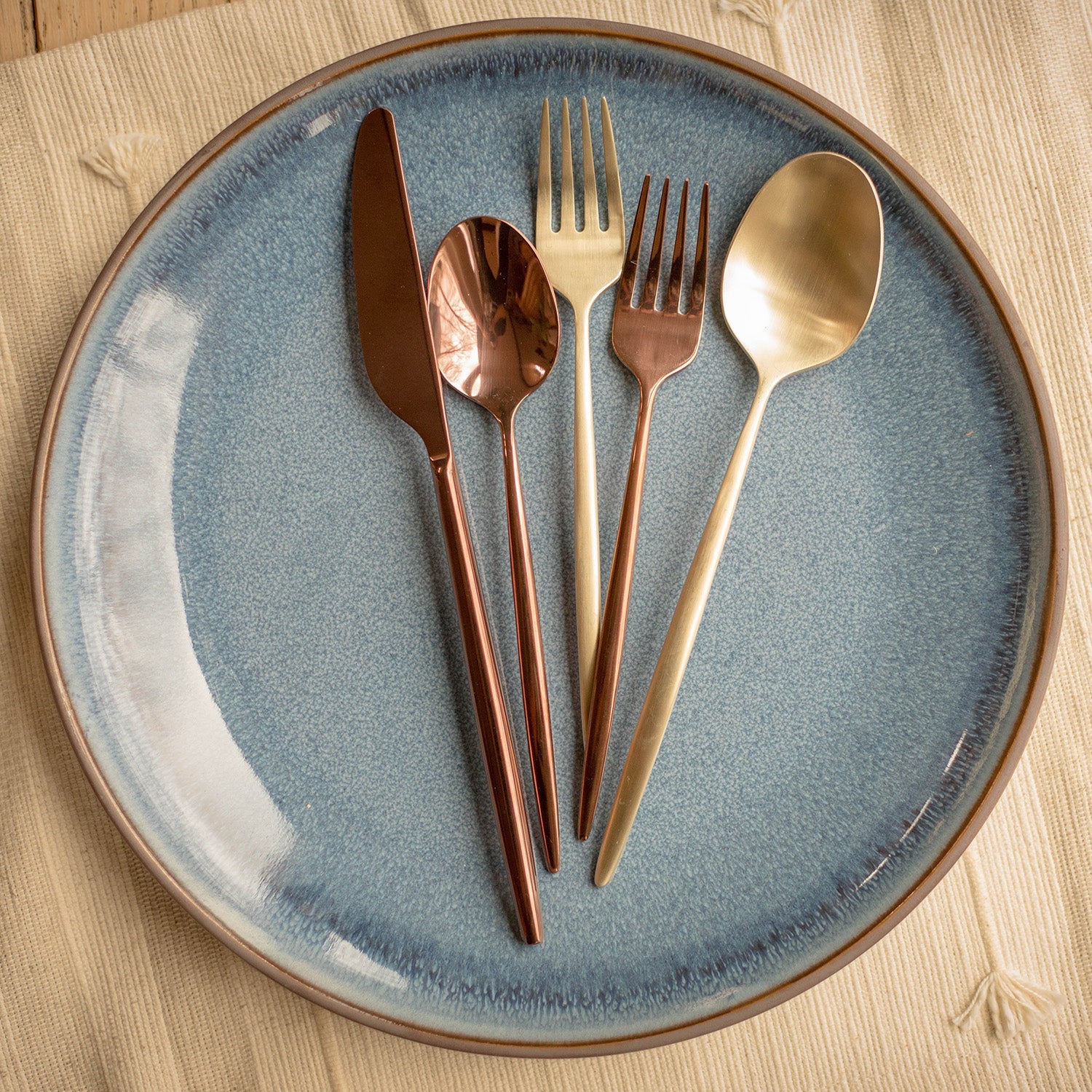 20-Piece Gaze Copper Mirror Flatware Set - Elegant Stainless Steel Cutlery for Dining, Entertaining & Wedding Gifts - Perfect for Fine Dining, Dinner Parties & Home Decor