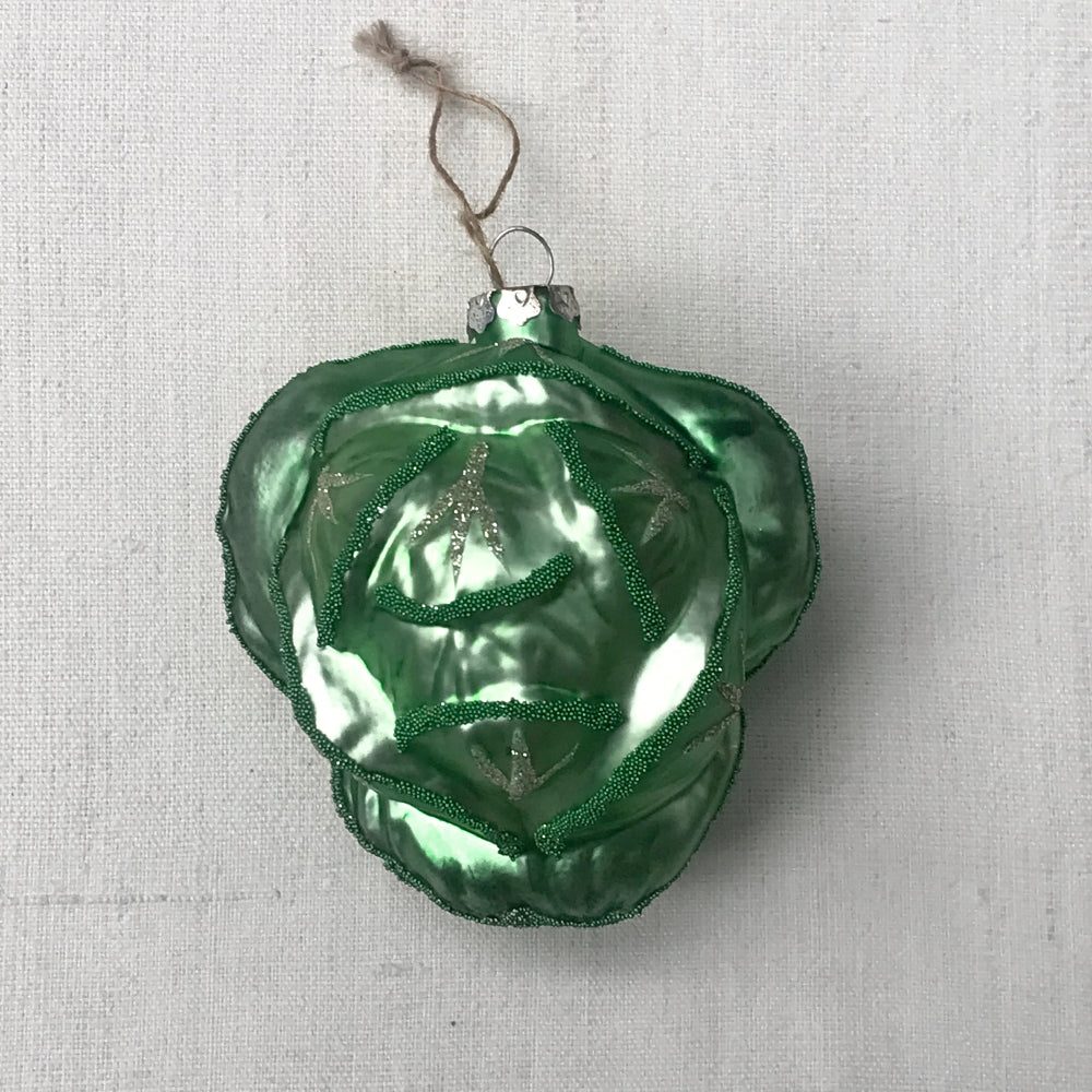 Handmade Cabbage Resin Ornament - Unique Home Decor for Kitchen, Garden & Christmas Tree - Perfect Gift for Food Lovers & Vegetable Enthusiasts