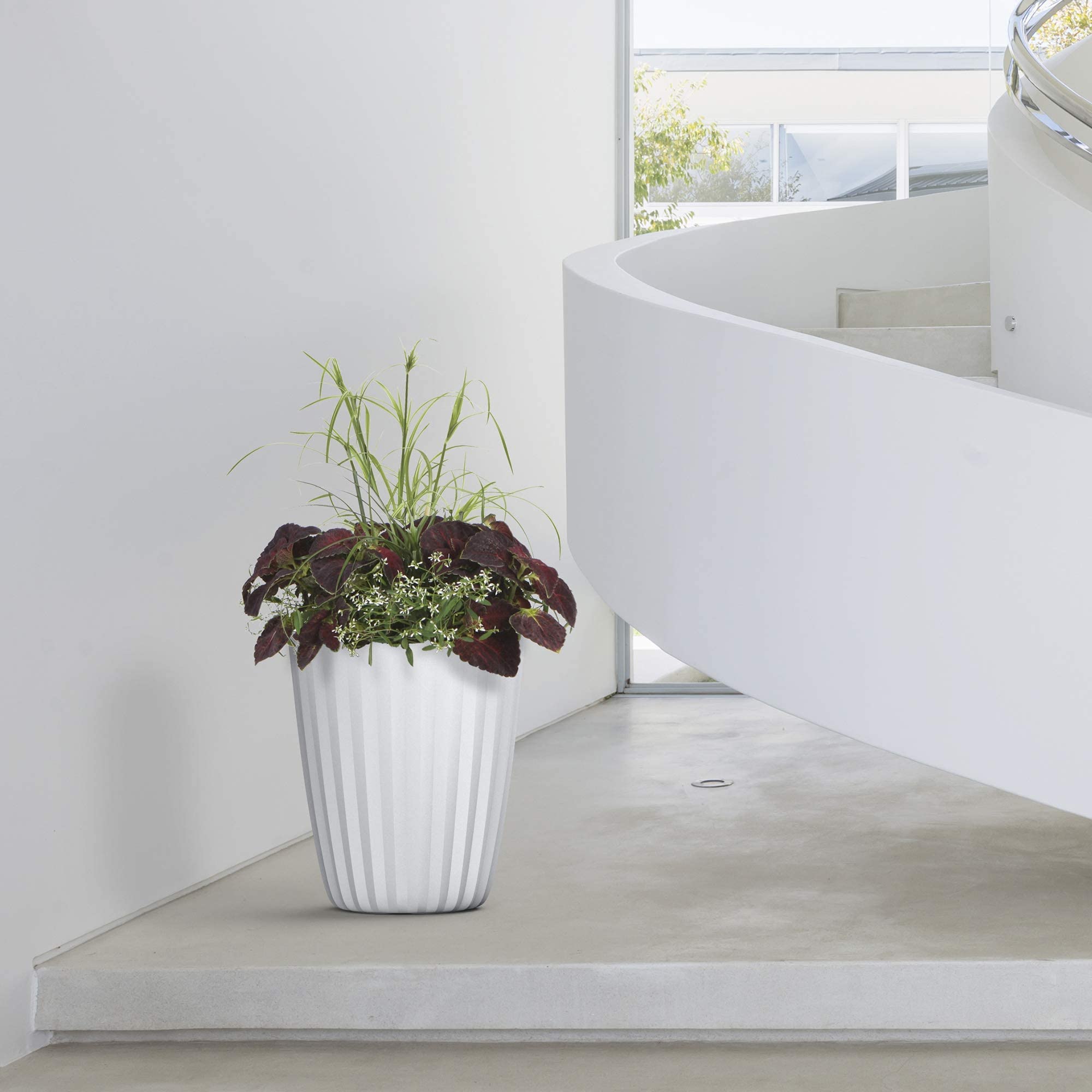 Premium Crescent Garden Pleat Planter - 27