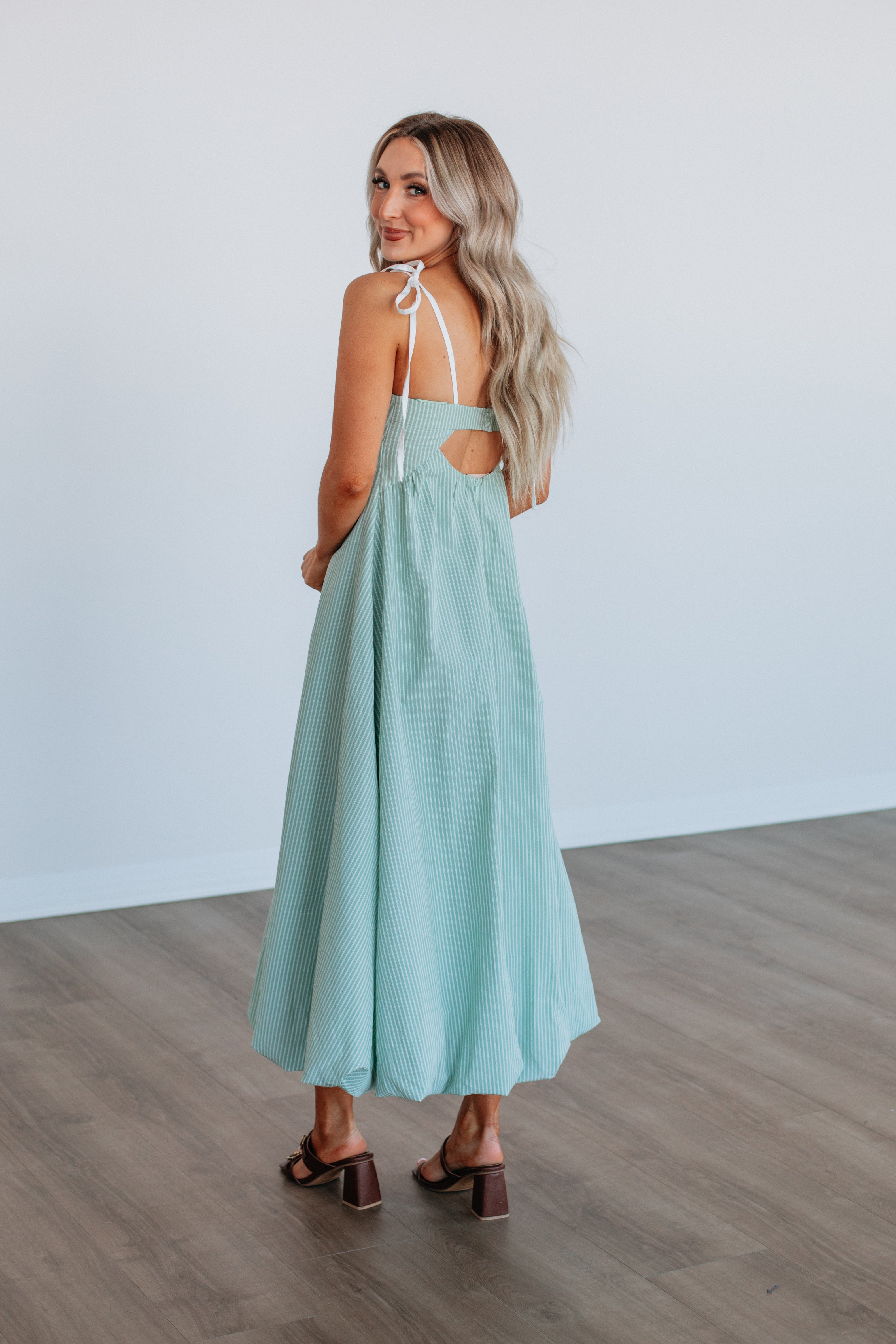 Bay Striped Maxi Dress for Women - Flowy Summer Beach Dress with Pockets | Perfect for Vacations, Parties & Casual Outings