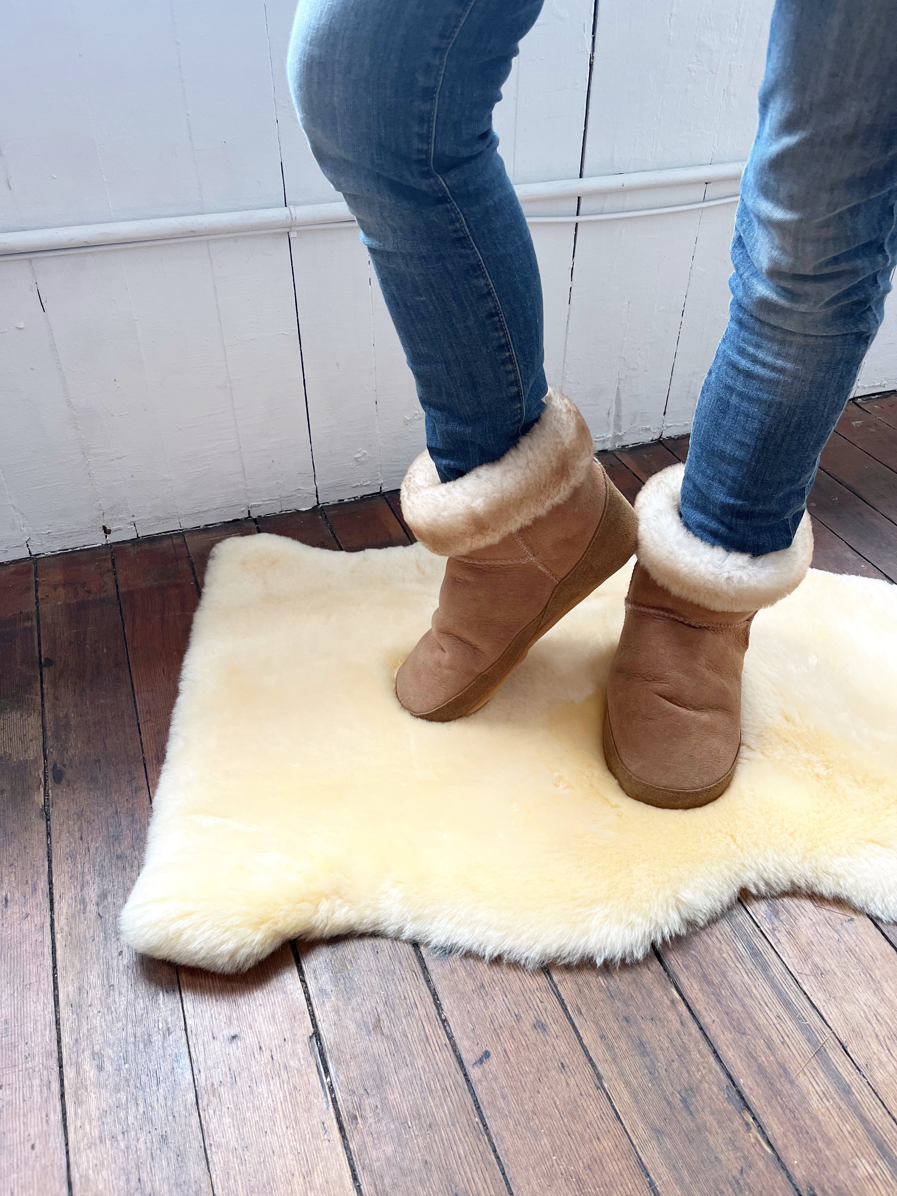 Premium Sheepskin Cabin Boots for Men & Women - Cozy Winter Indoor/Outdoor Slippers for Home, Camping & Cabin Wear